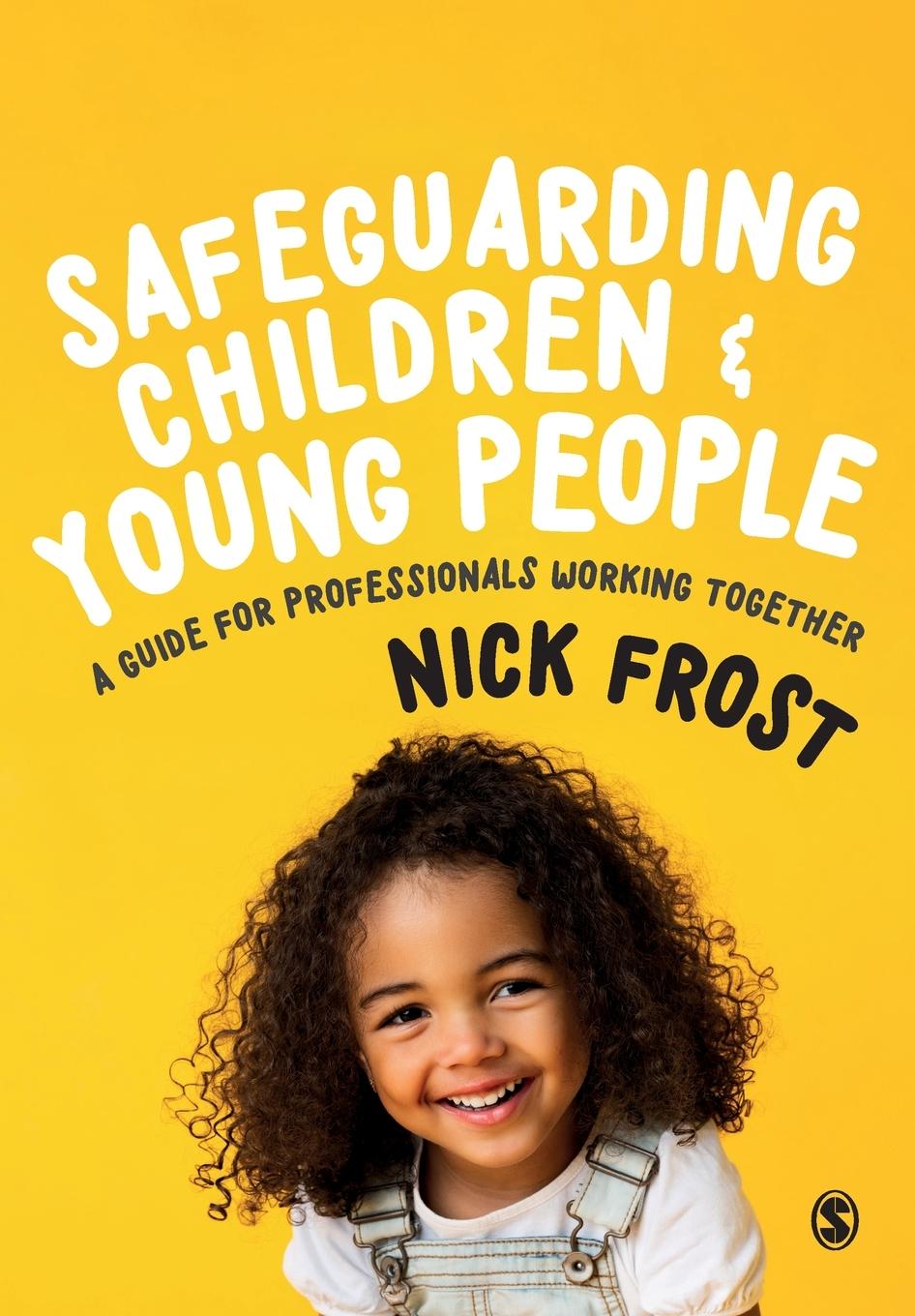 Vorderes Coverbild Safeguarding Children and Young People