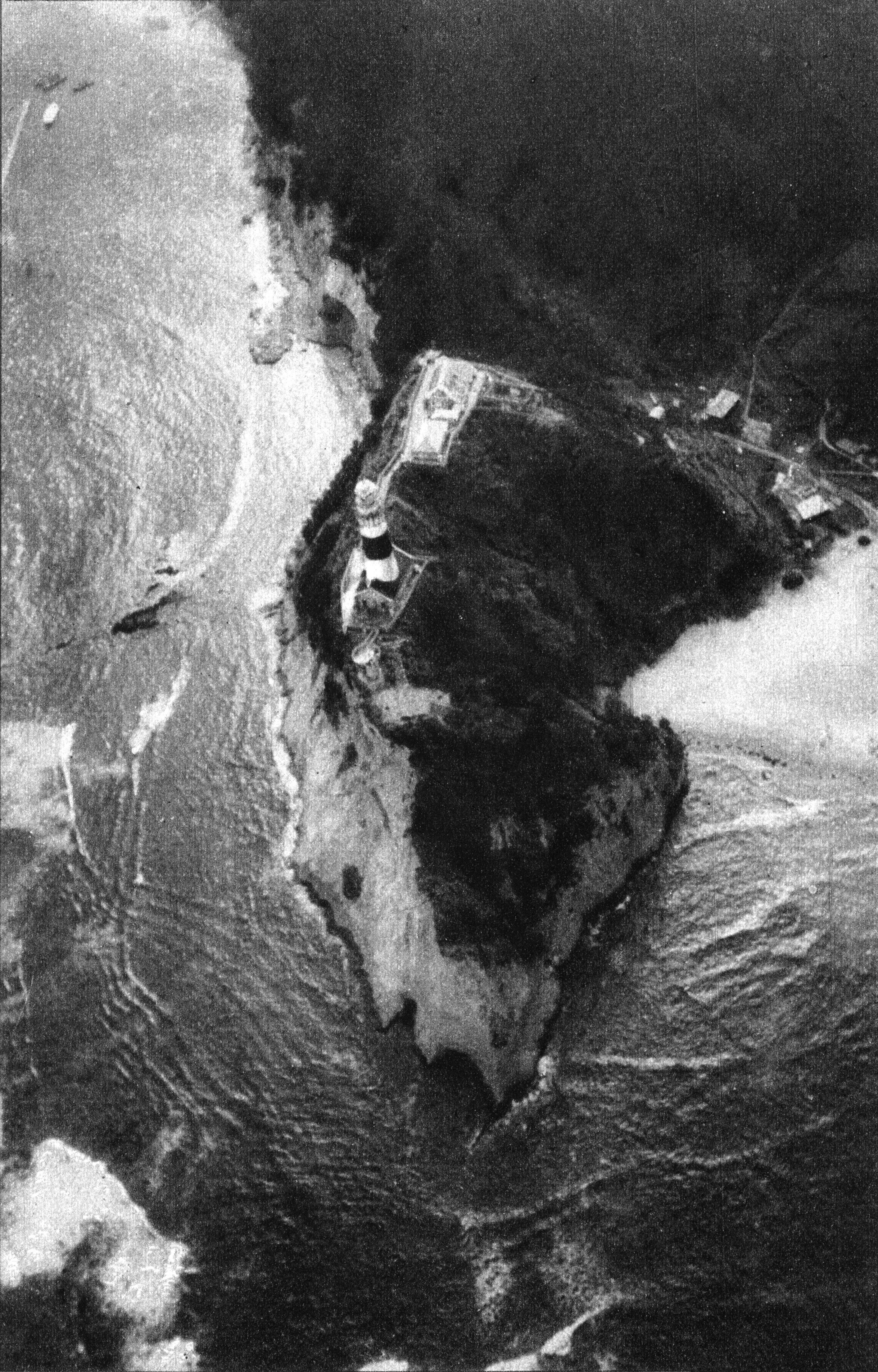 Beispielinhalt (Bild) "Graf Zeppelin" - Eine Reise um die Welt im Luftschiff