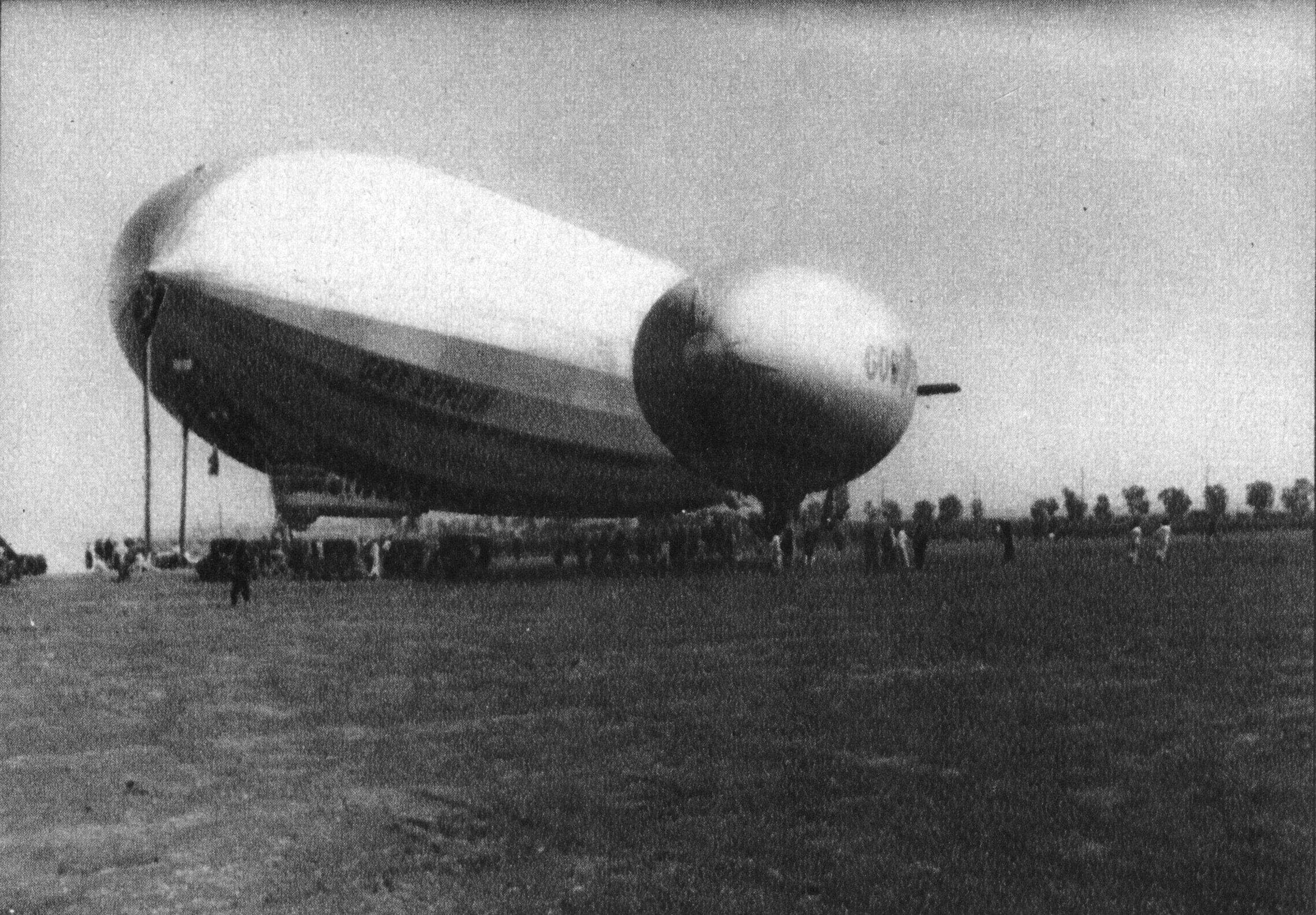 Beispielinhalt (Bild) "Graf Zeppelin" - Eine Reise um die Welt im Luftschiff