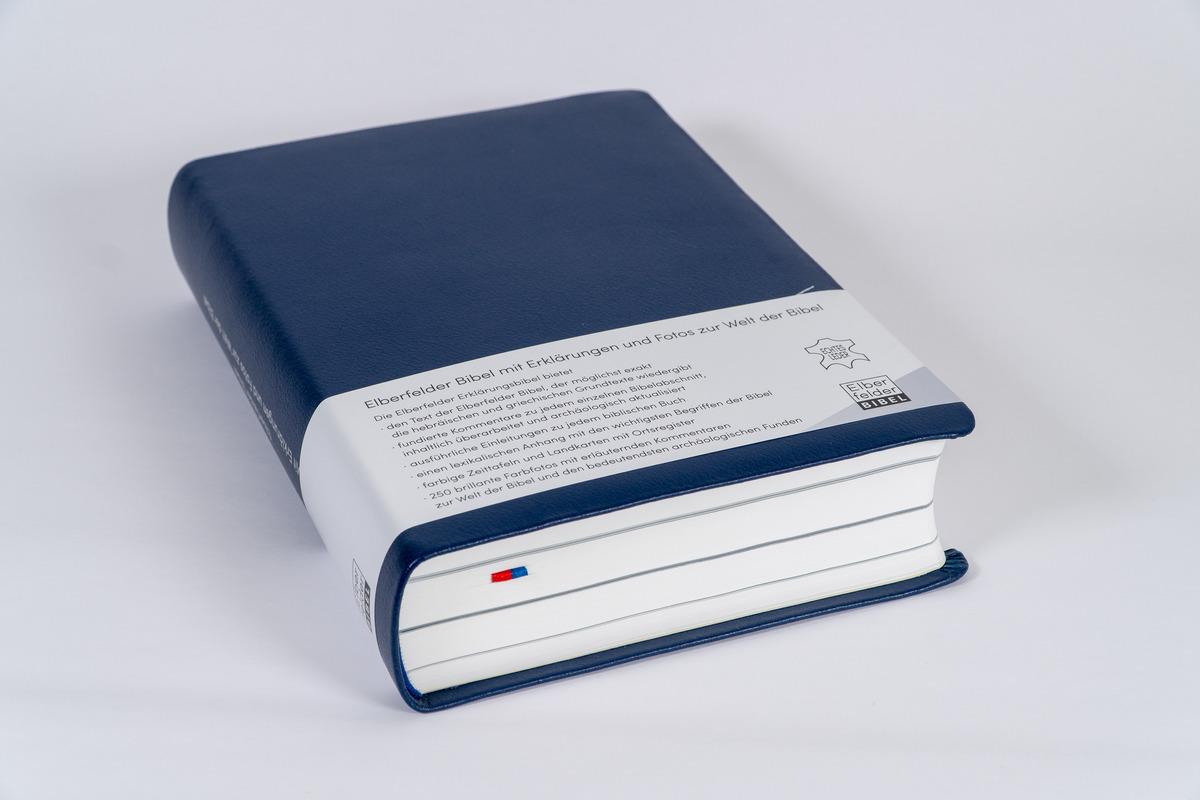 Beispielinhalt (Bild) Elberfelder Bibel mit Erklärungen - Leder