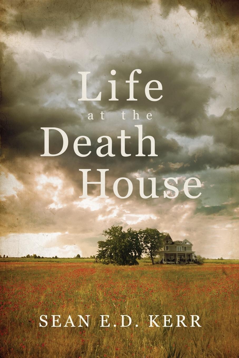 Vorderes Coverbild Life at the Death House