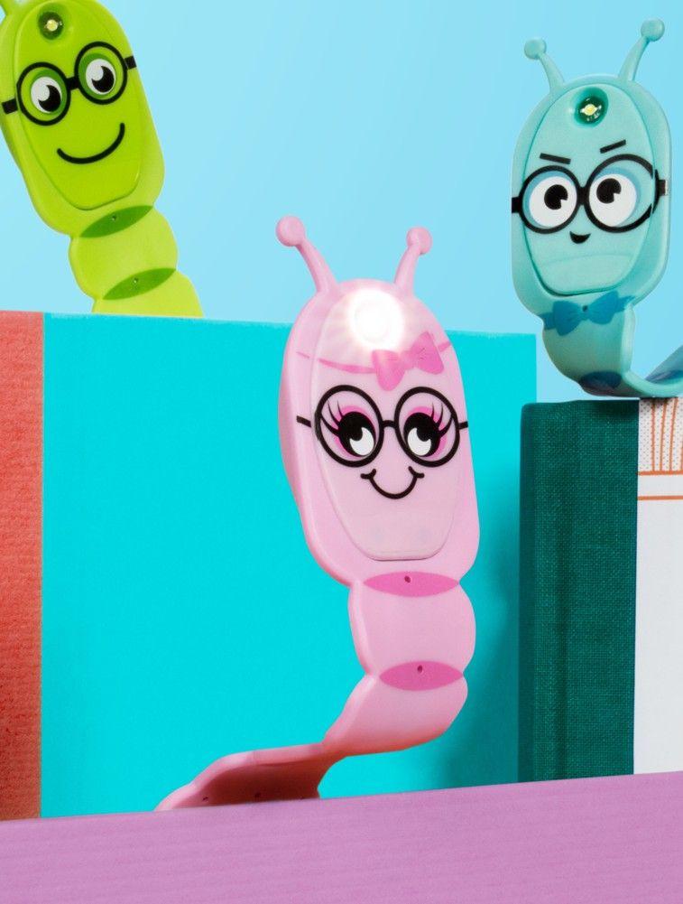 Beispielinhalt (Bild) Flexilight Pals Leselicht (Bookworm) | pink | 2 in 1 Leselampe & Lesezeichen | LED Leselicht | Geschenk für Leser, Buchliebhaber | Deutsche Ausgabe