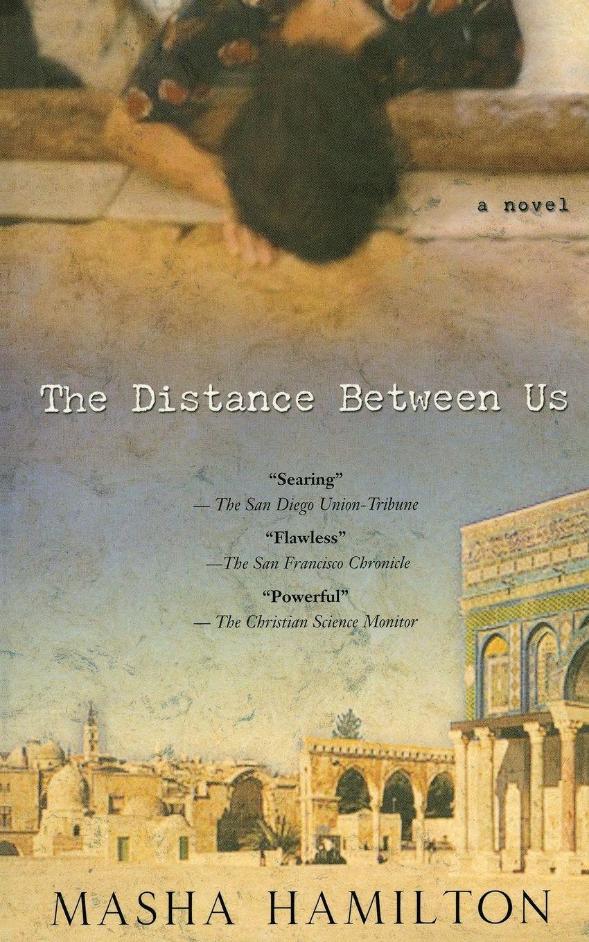 Vorderes Coverbild The Distance Between Us