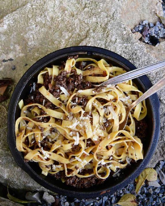 Beispielinhalt (Bild) Wild im Dutch Oven