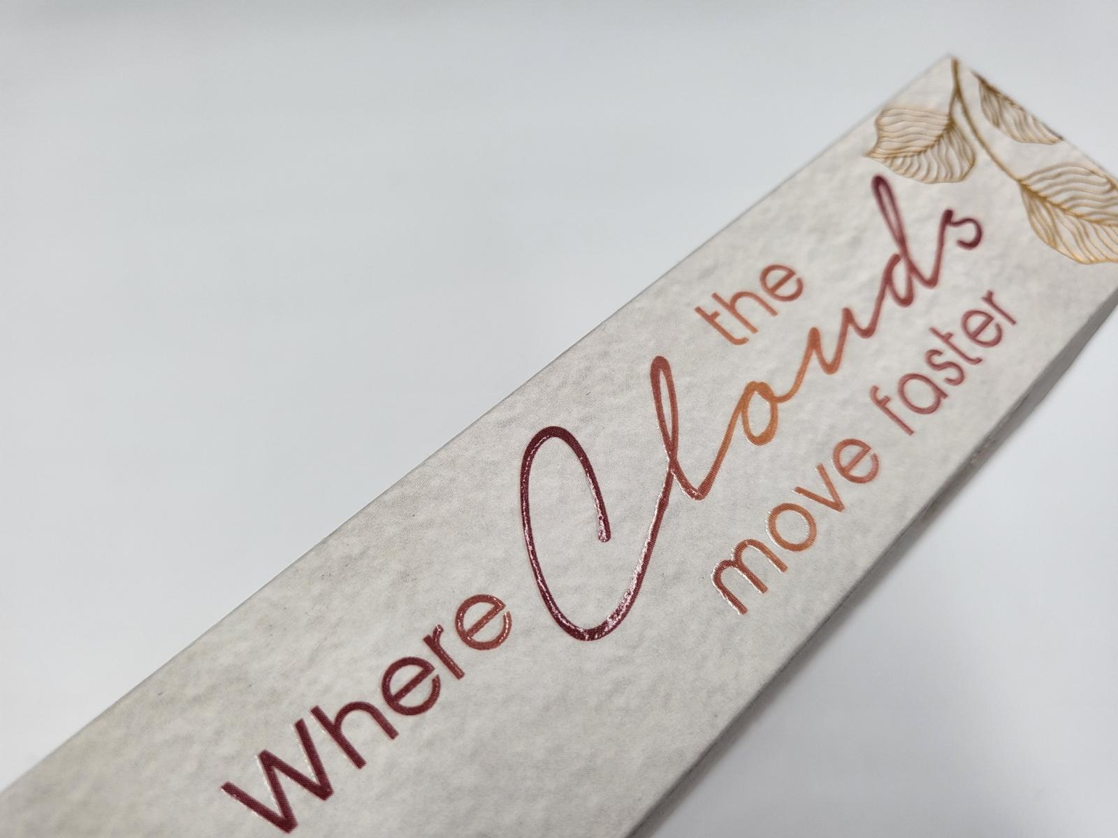 Beispielinhalt (Bild) Where the Clouds Move Faster