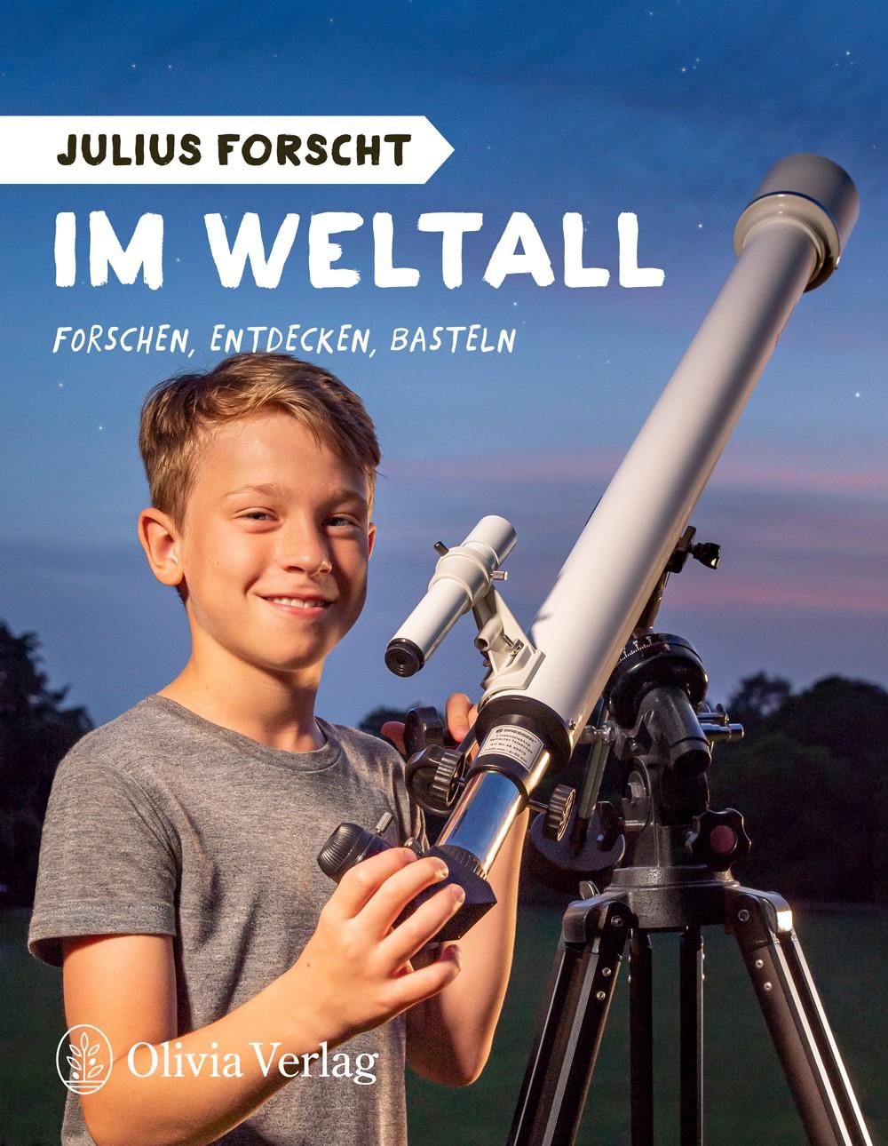 Vorderes Coverbild Julius forscht - Im Weltall