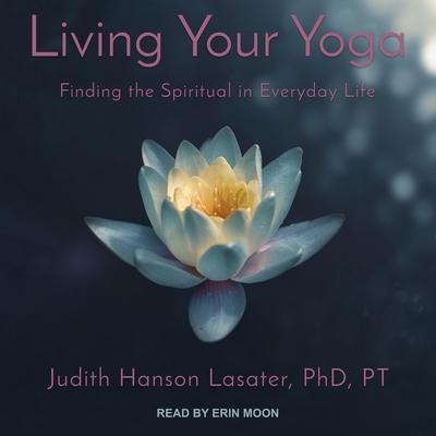 Vorderes Coverbild Living Your Yoga