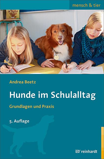 Vorderes Coverbild Hunde im Schulalltag