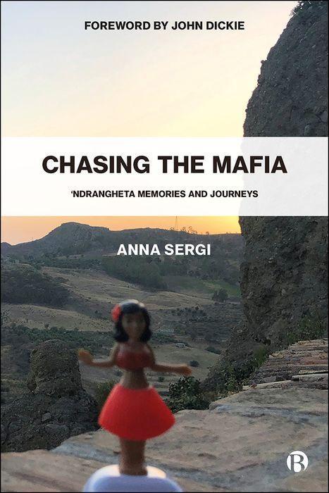 Vorderes Coverbild Chasing the Mafia