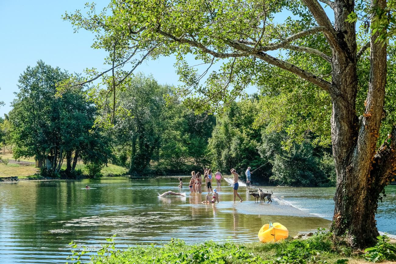 Beispielinhalt (Bild) Wild Swimming Frankreich