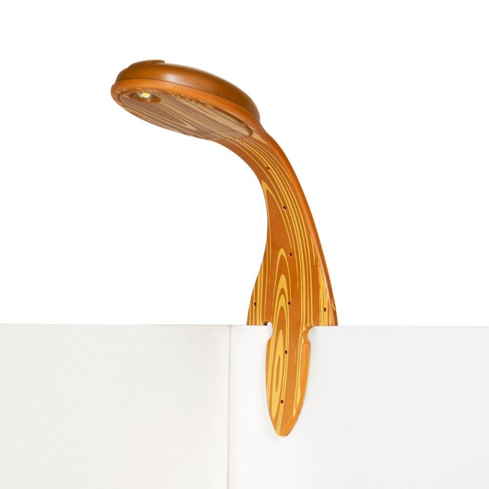 Beispielinhalt (Bild) Flexilight Leselicht (Holzoptik) | 2 in 1 Leselampe & Lesezeichen | LED Leselicht | Geschenk für Leser, Buchliebhaber | Deutsche Ausgabe