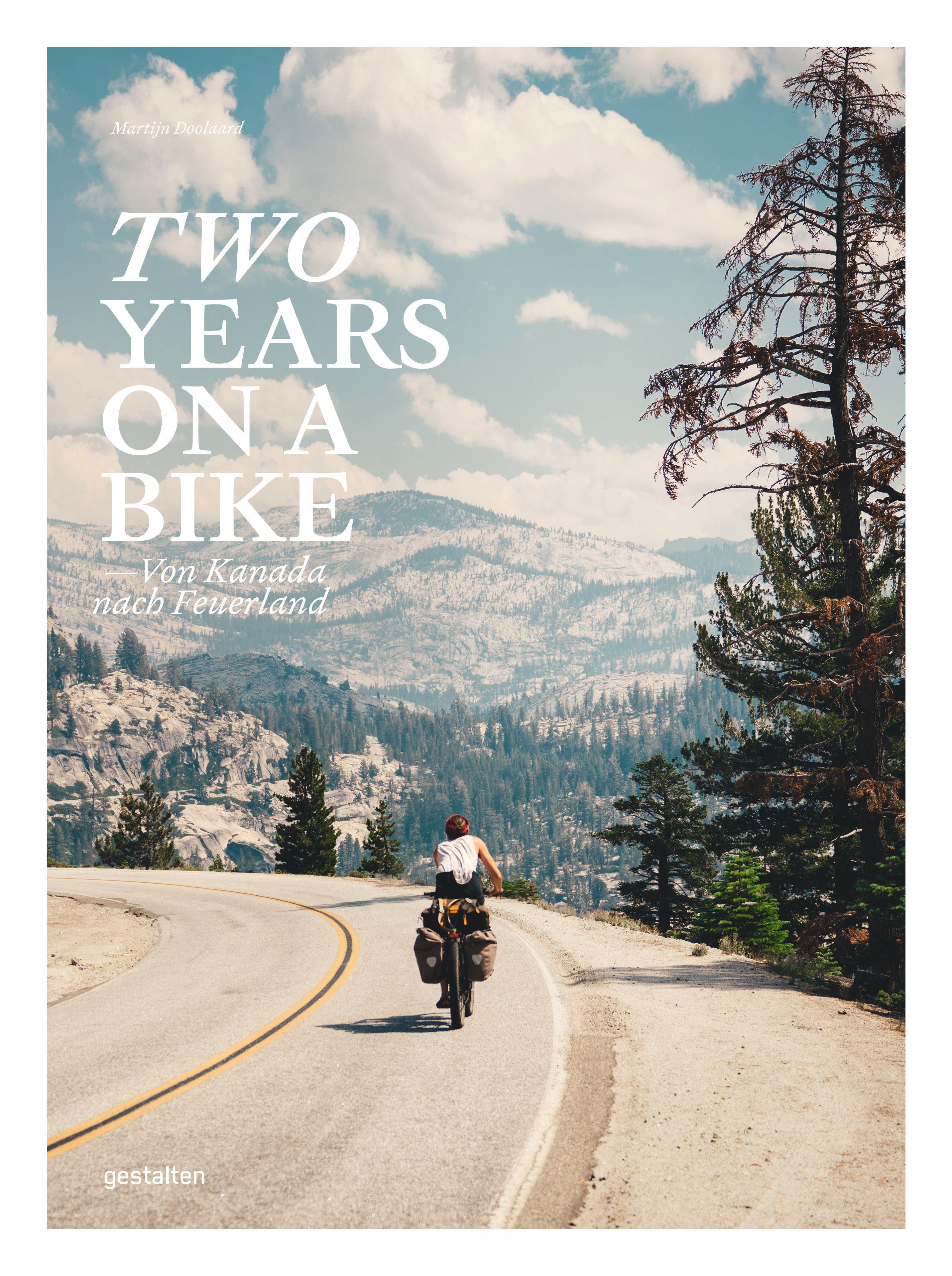 Vorderes Coverbild Two Years On A Bike