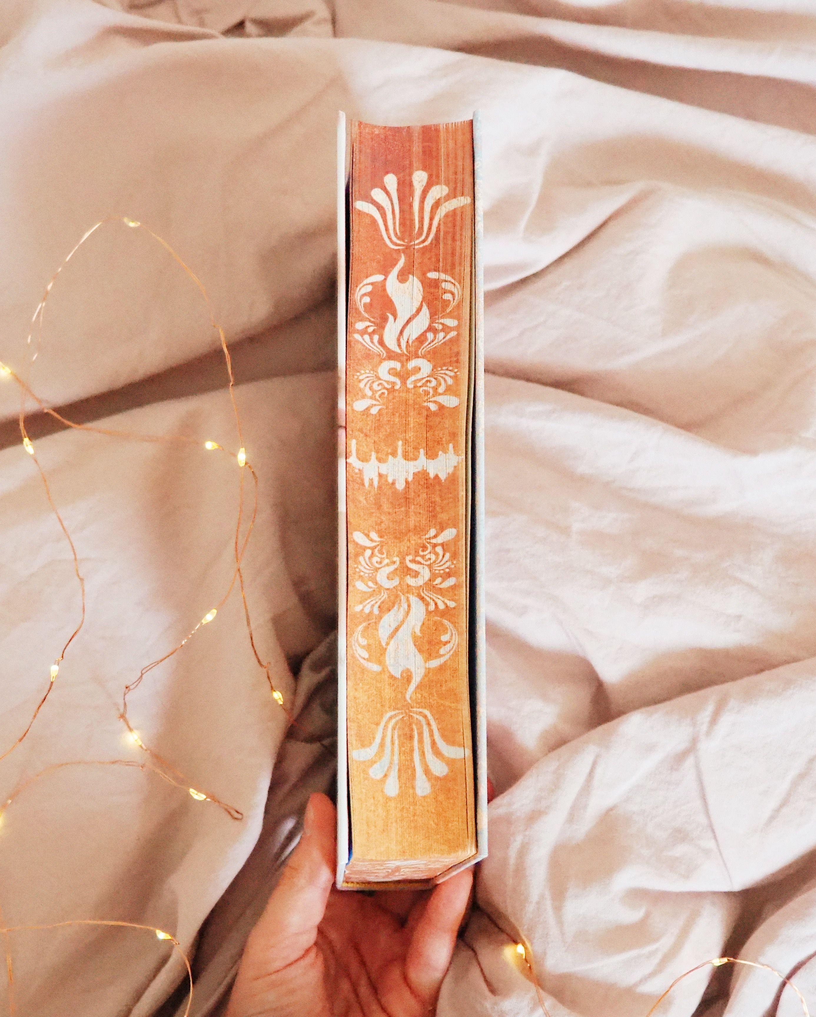 Beispielinhalt (Bild) Aurora - Das Flüstern der Schatten