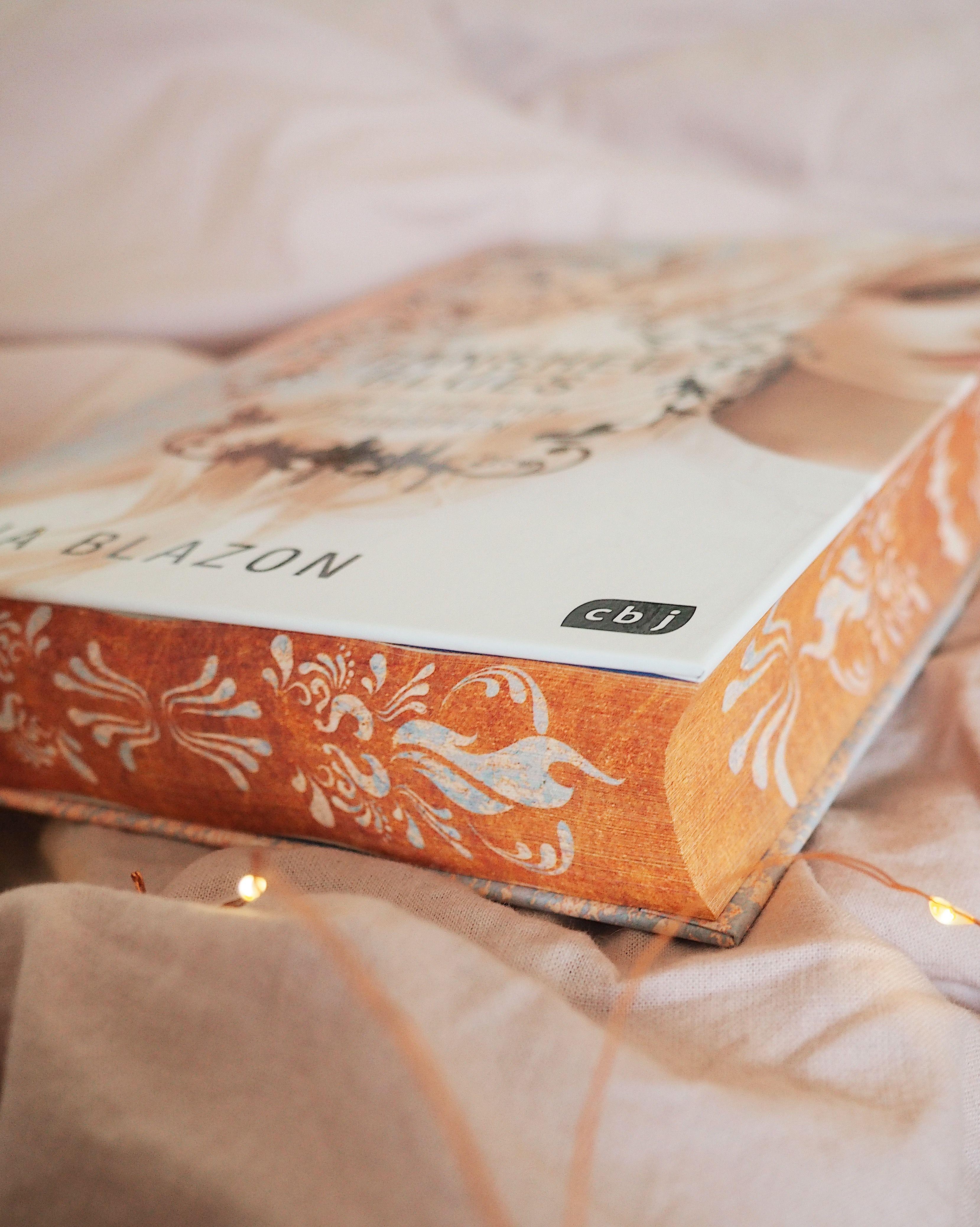 Beispielinhalt (Bild) Aurora - Das Flüstern der Schatten