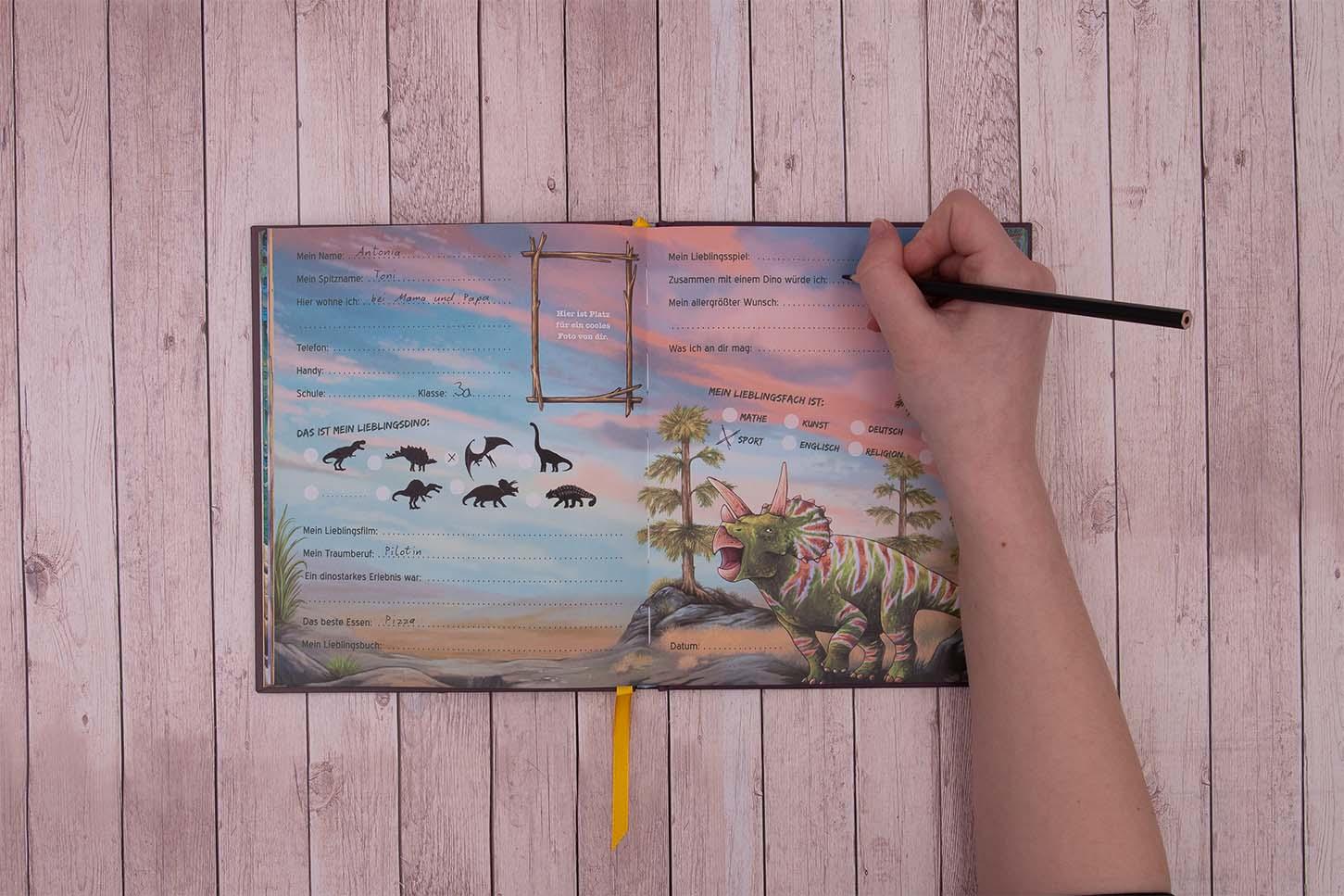 Beispielinhalt (Bild) Meine Schulfreunde (Dinosaurier)