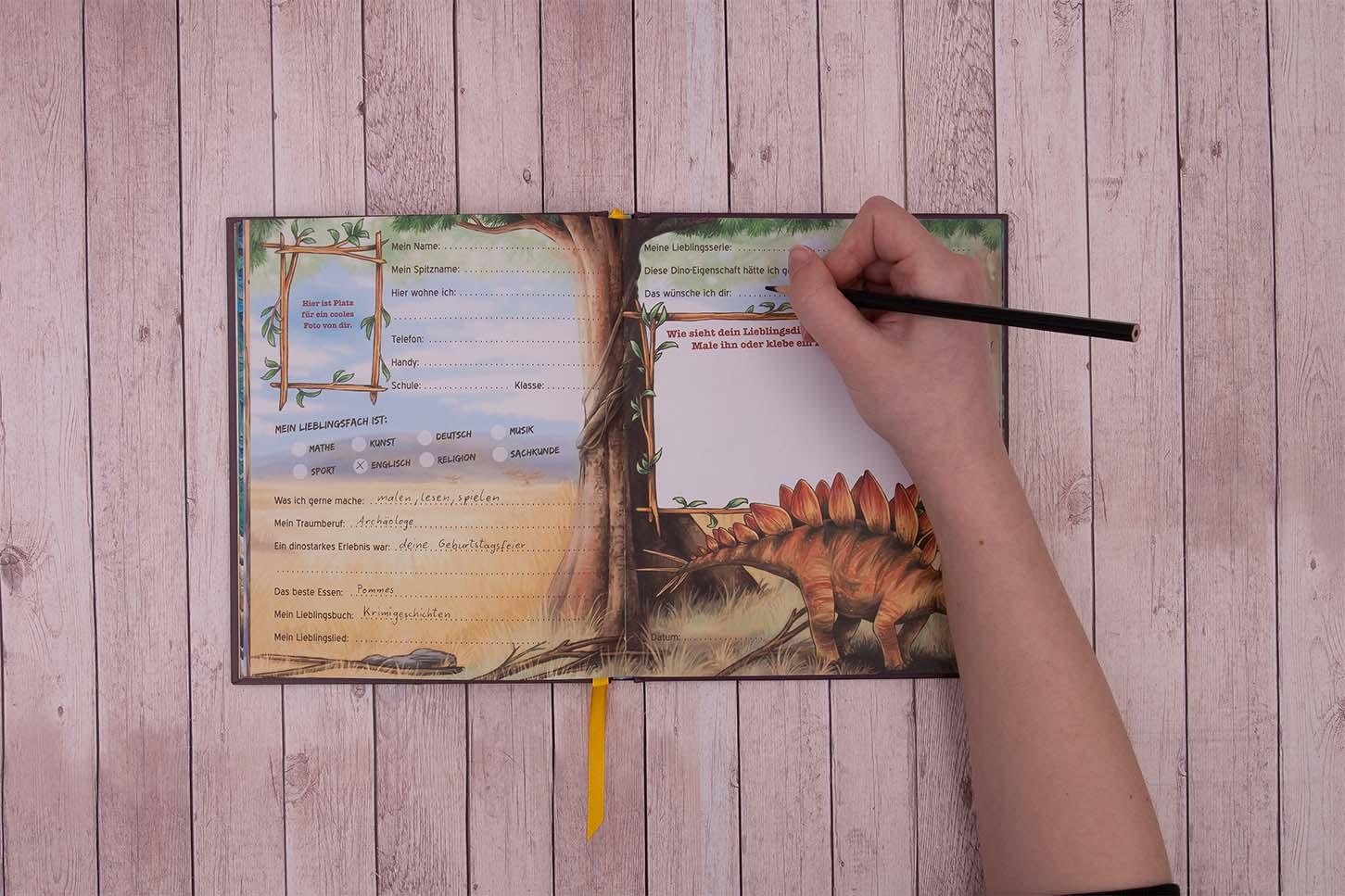 Beispielinhalt (Bild) Meine Schulfreunde (Dinosaurier)