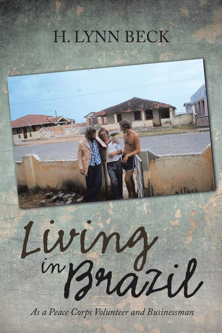 Vorderes Coverbild Living in Brazil
