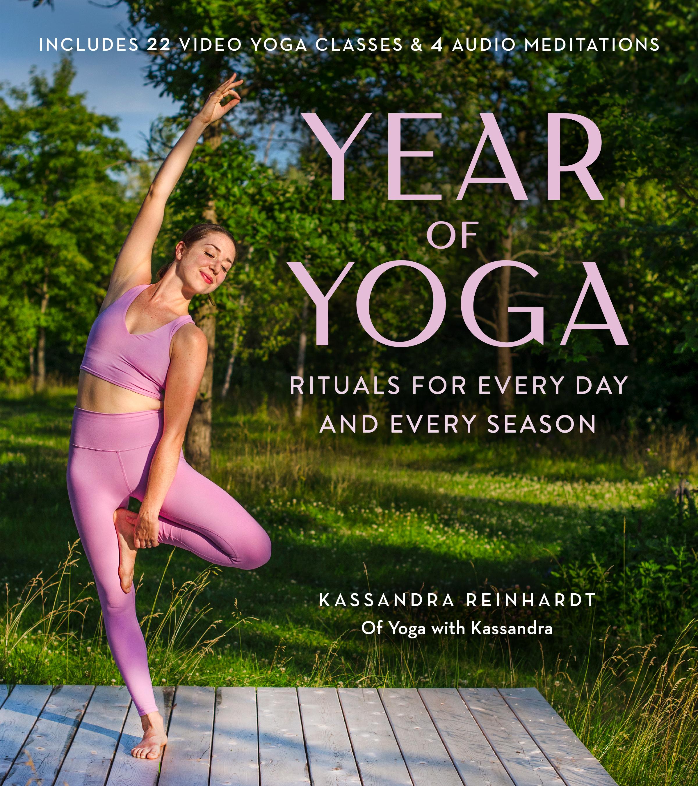 Vorderes Coverbild Year of Yoga