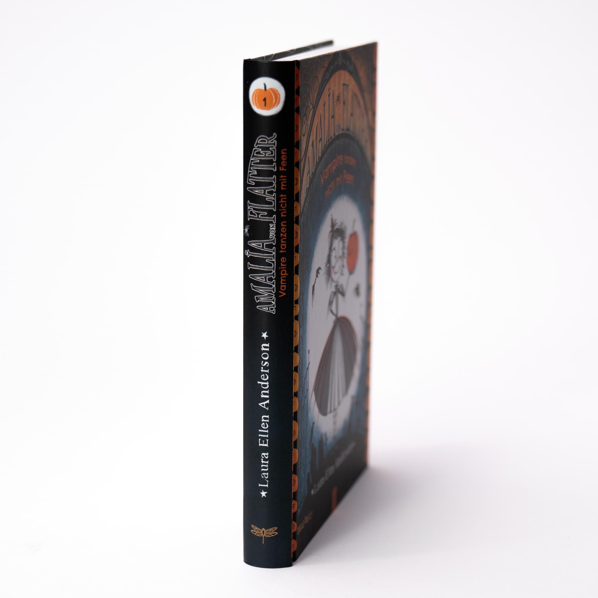 Beispielinhalt (Bild) Amalia von Flatter. Vampire tanzen nicht mit Feen (Band 1)