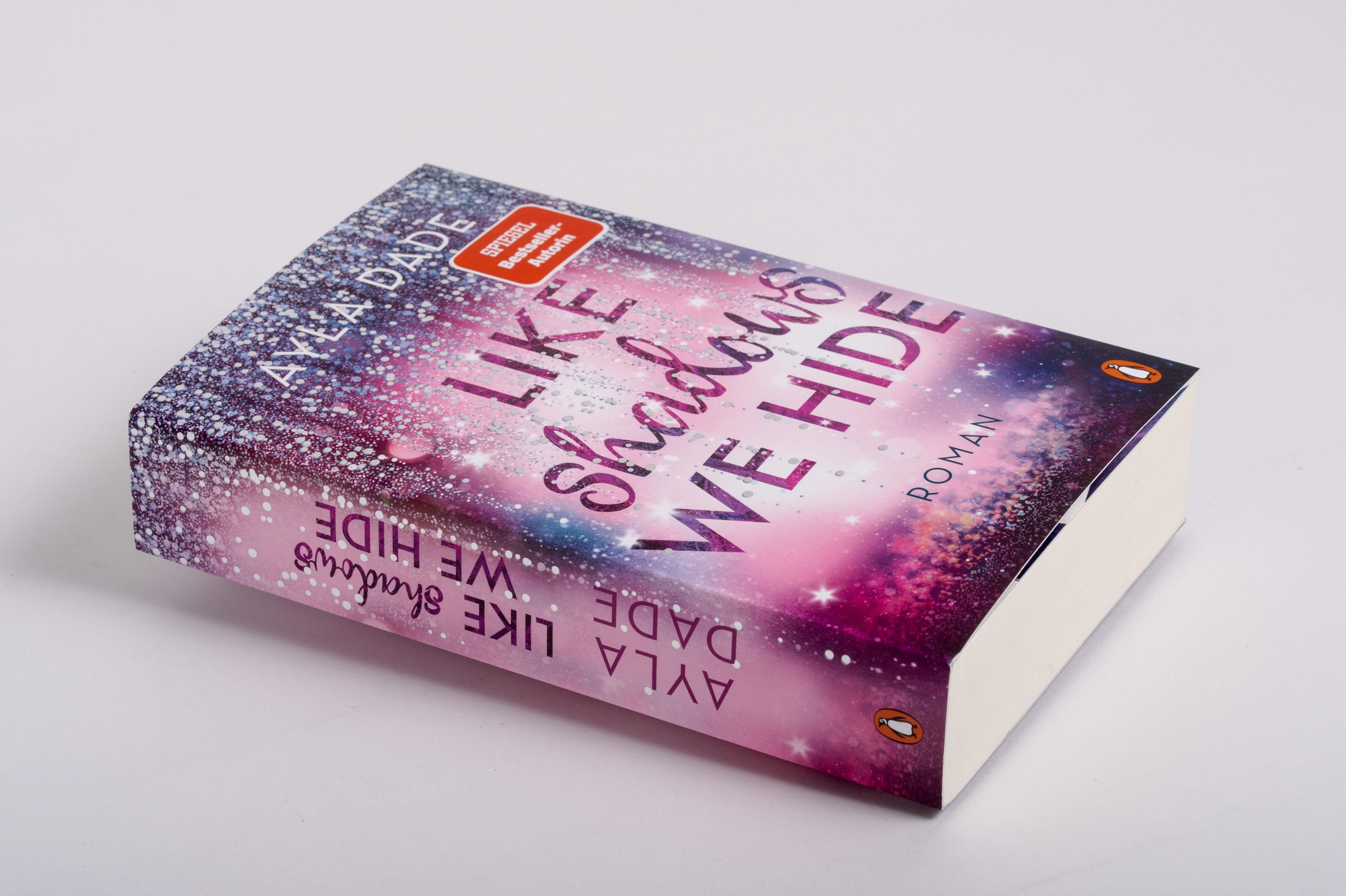 Beispielinhalt (Bild) Like Shadows We Hide