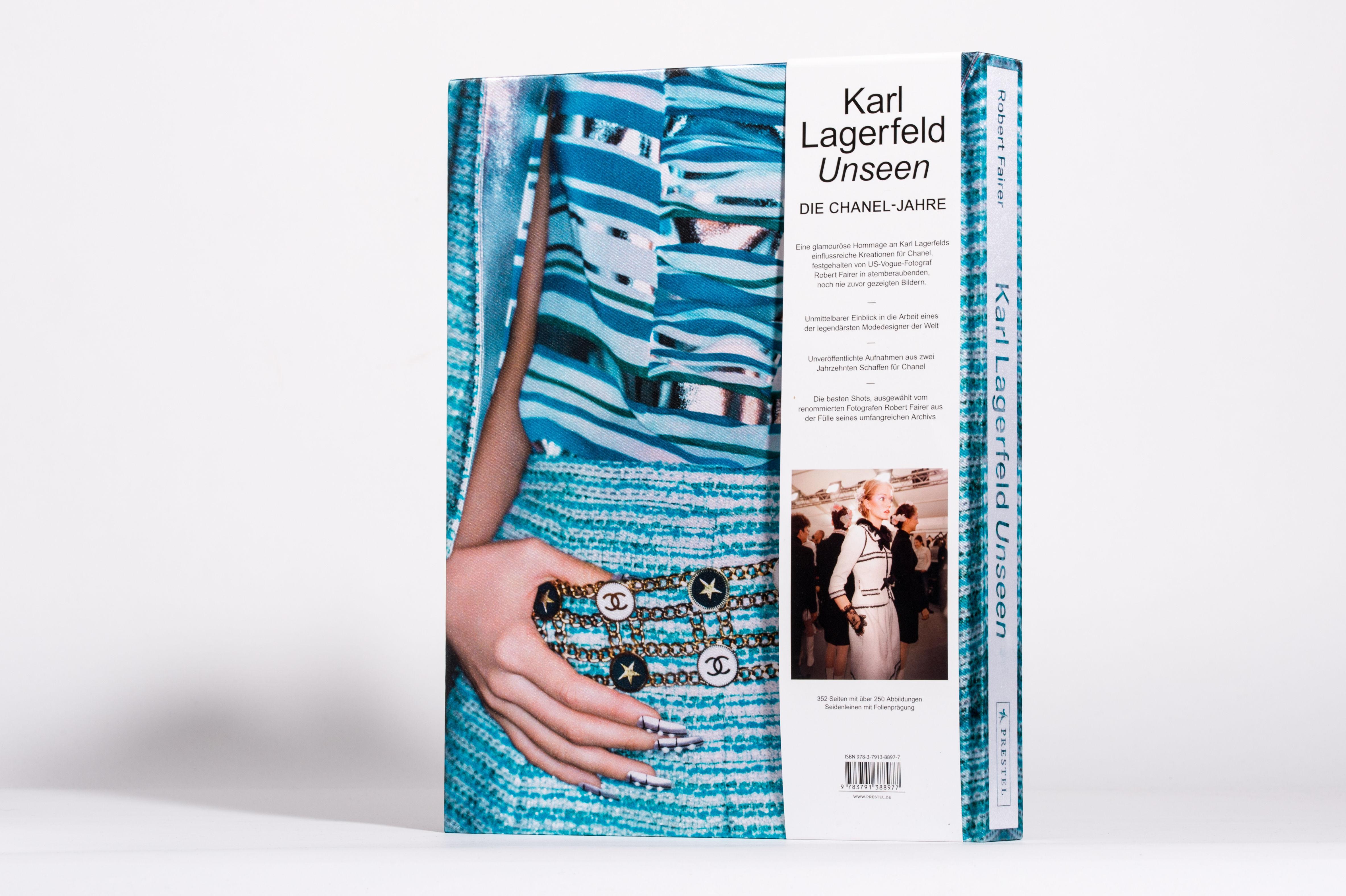 Beispielinhalt (Bild) Karl Lagerfeld Unseen: Die Chanel-Jahre. Überformat mit Lotus-Leineneinband und Folienprägung