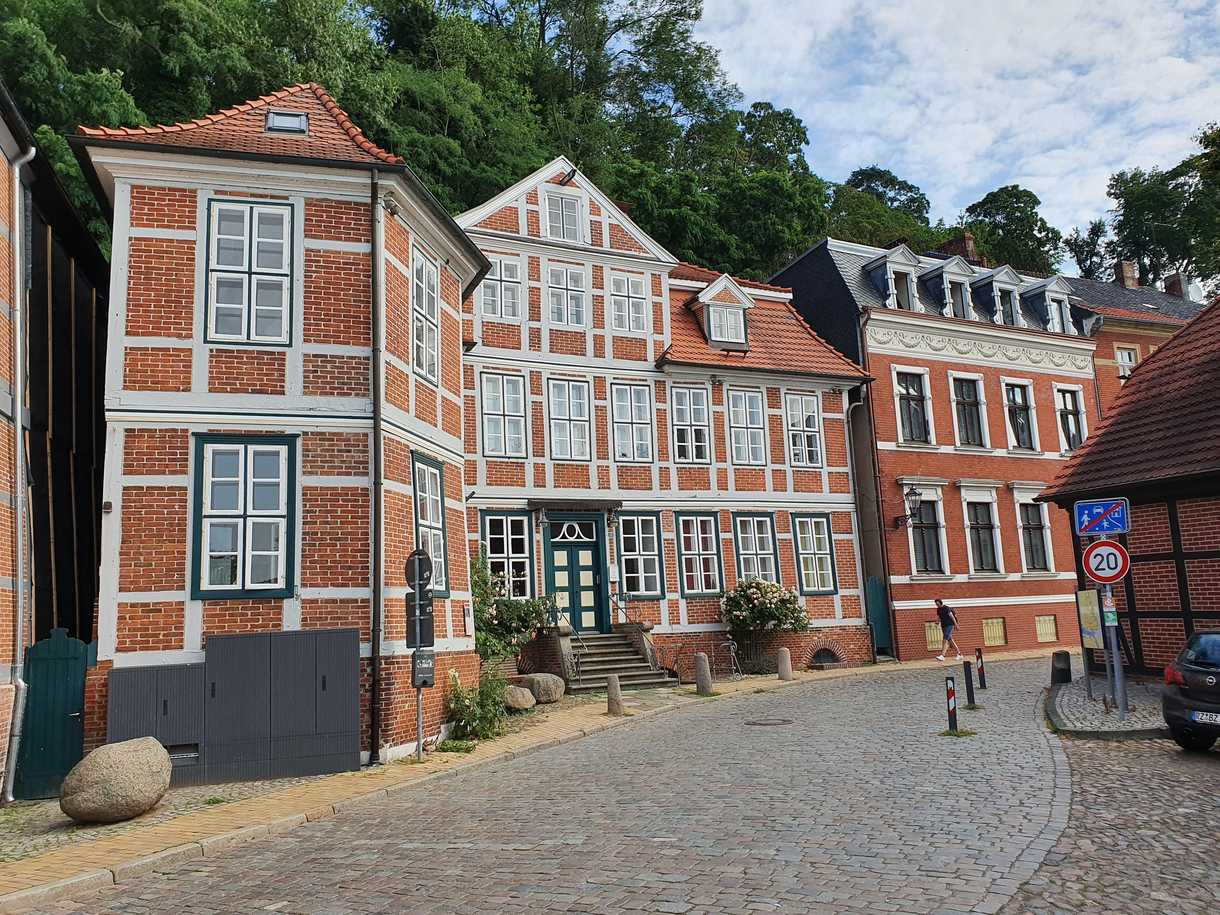 Beispielinhalt (Bild) Agnes geht