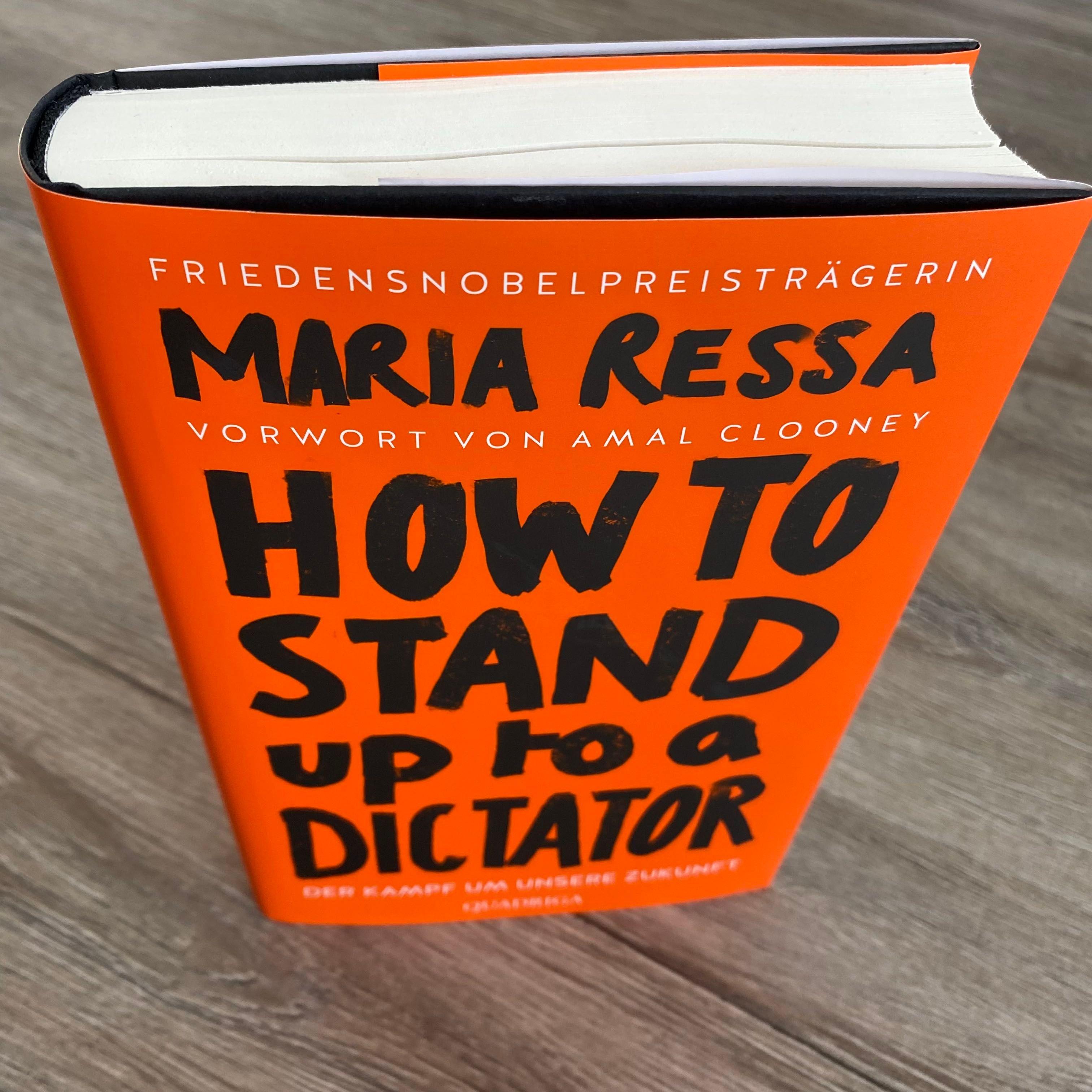 Beispielinhalt (Bild) HOW TO STAND UP TO A DICTATOR - Deutsche Ausgabe