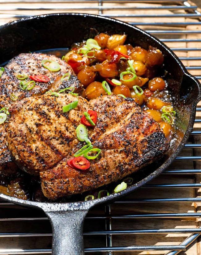Beispielinhalt (Bild) Der Keramikgrill - Technik & Rezepte