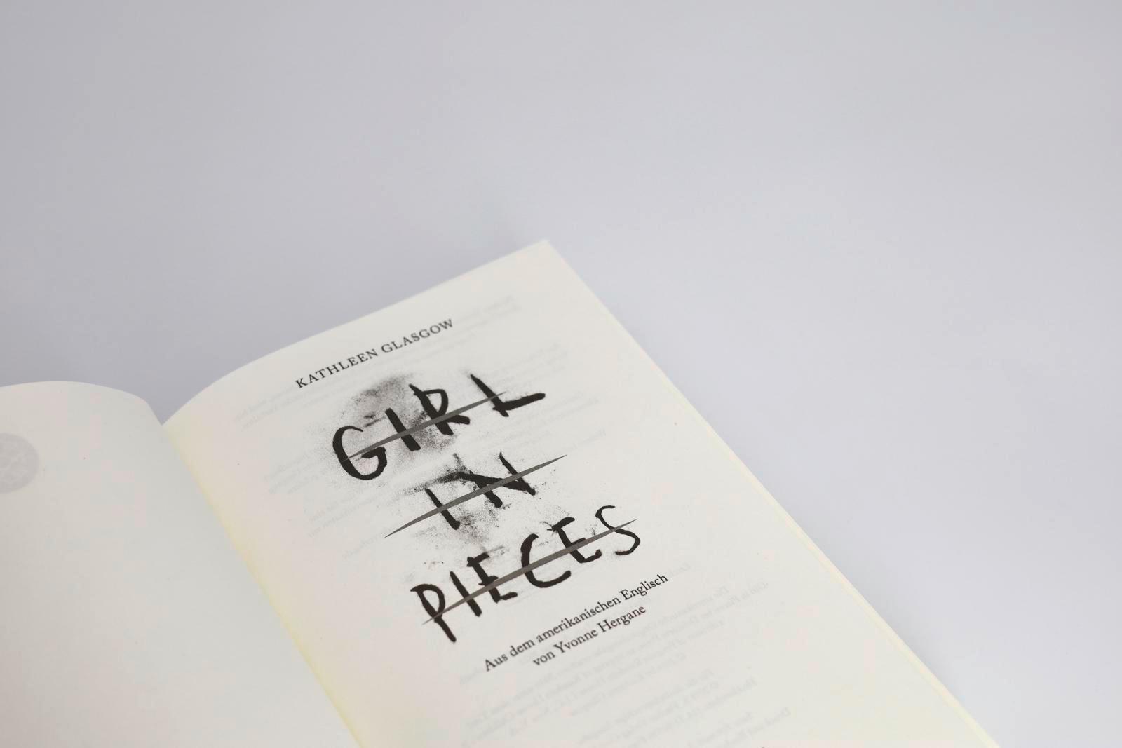 Beispielinhalt (Bild) Girl in Pieces