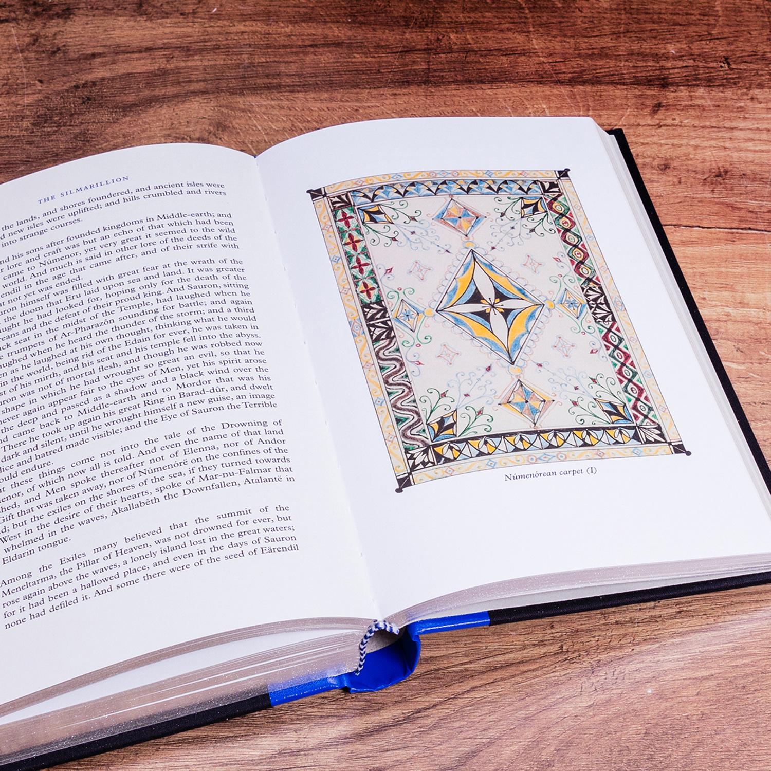 Beispielinhalt (Bild) The Silmarillion. Illustrated Deluxe Edition