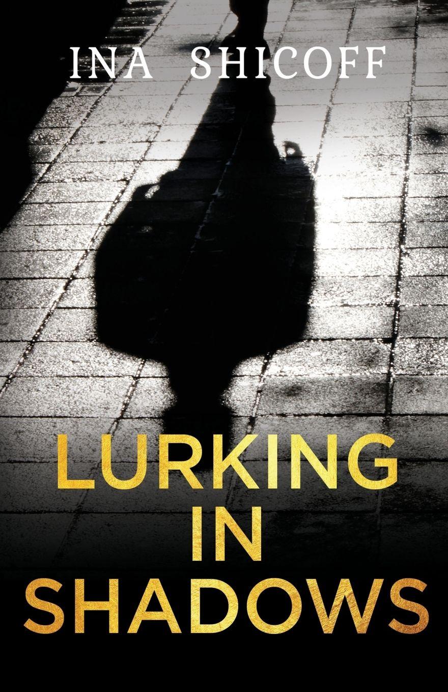 Vorderes Coverbild Lurking In Shadows