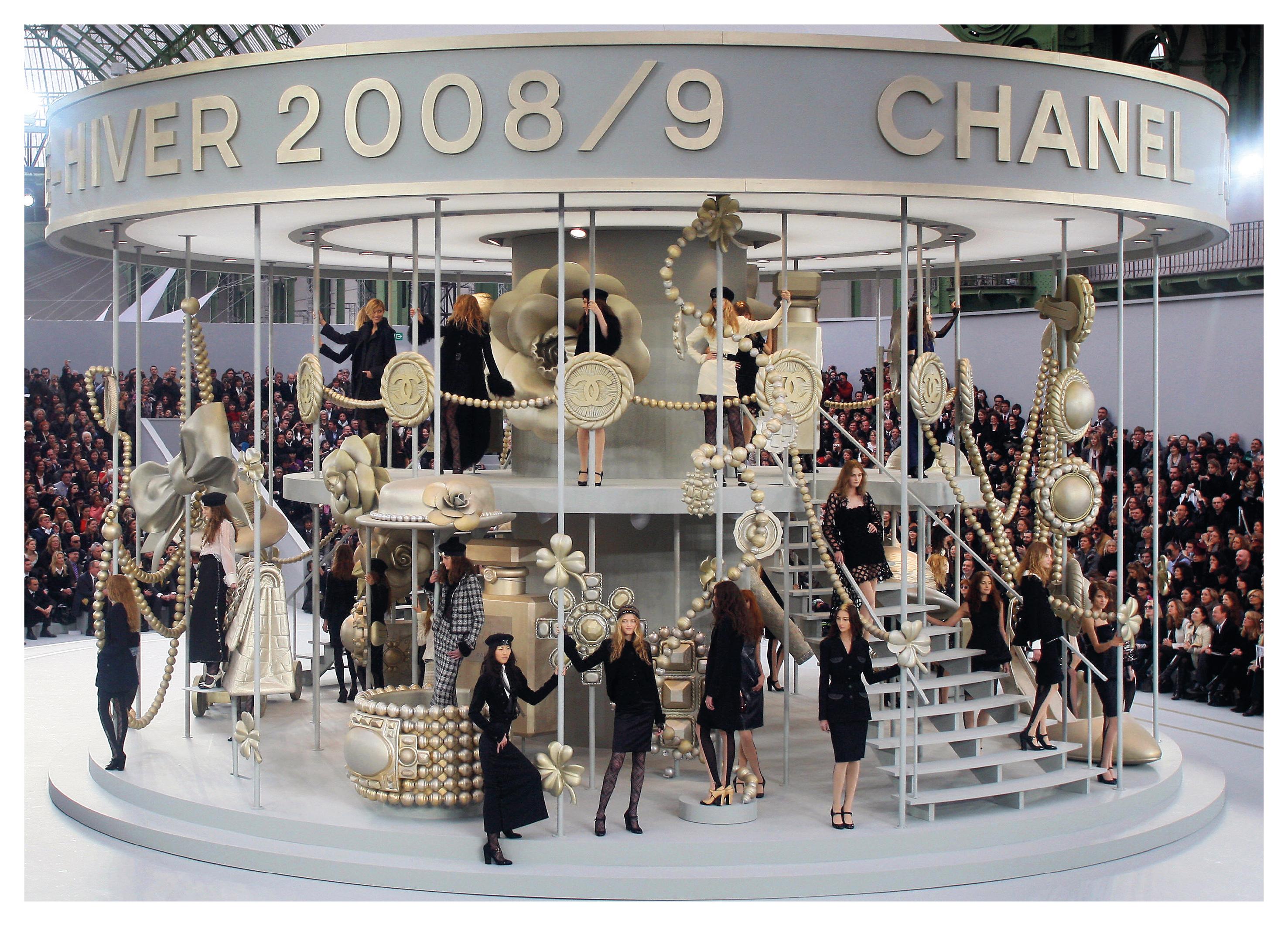 Beispielinhalt (Bild) Little Book of Chanel by Karl Lagerfeld