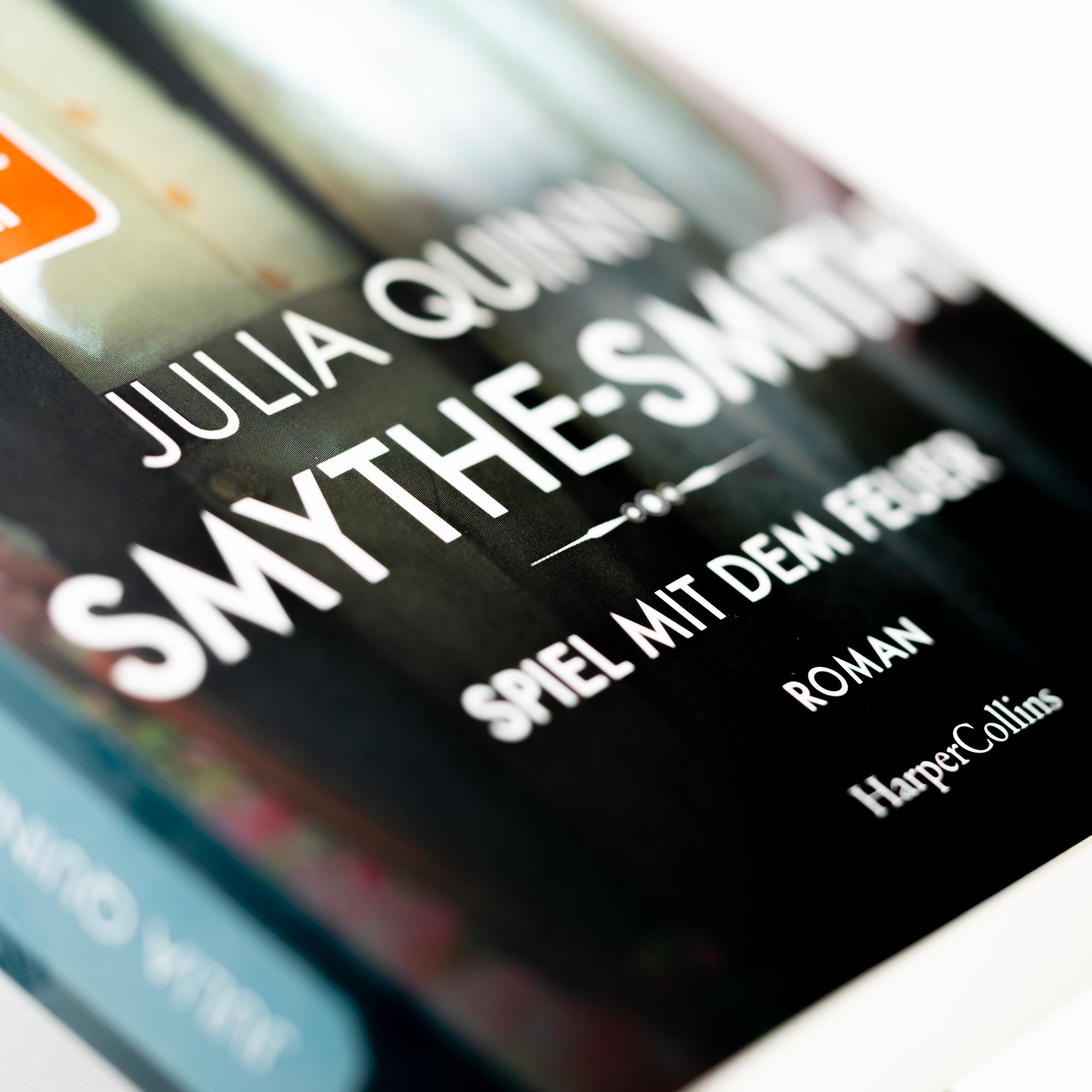 Beispielinhalt (Bild) SMYTHE-SMITH. Spiel mit dem Feuer