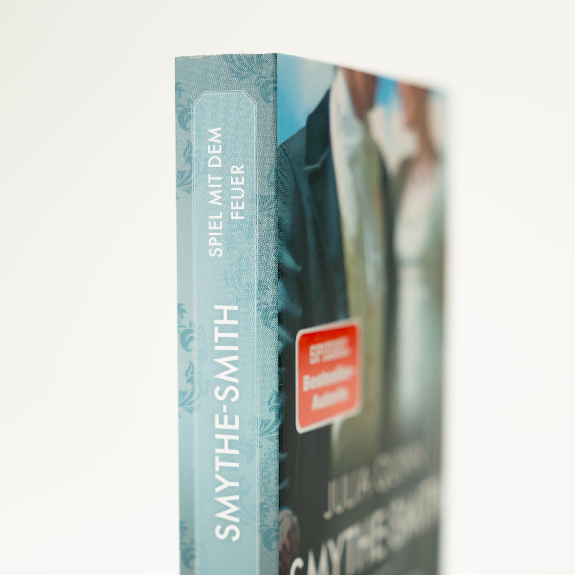 Beispielinhalt (Bild) SMYTHE-SMITH. Spiel mit dem Feuer