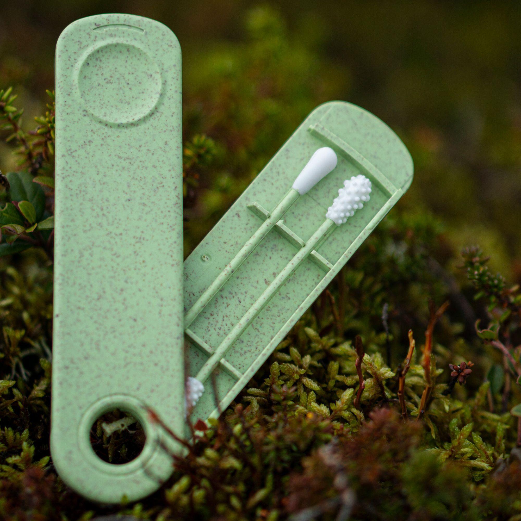 Beispielinhalt (Bild) Wiederverwendbare Wattestäbchen für Ohren & Make-Up | 2er Set