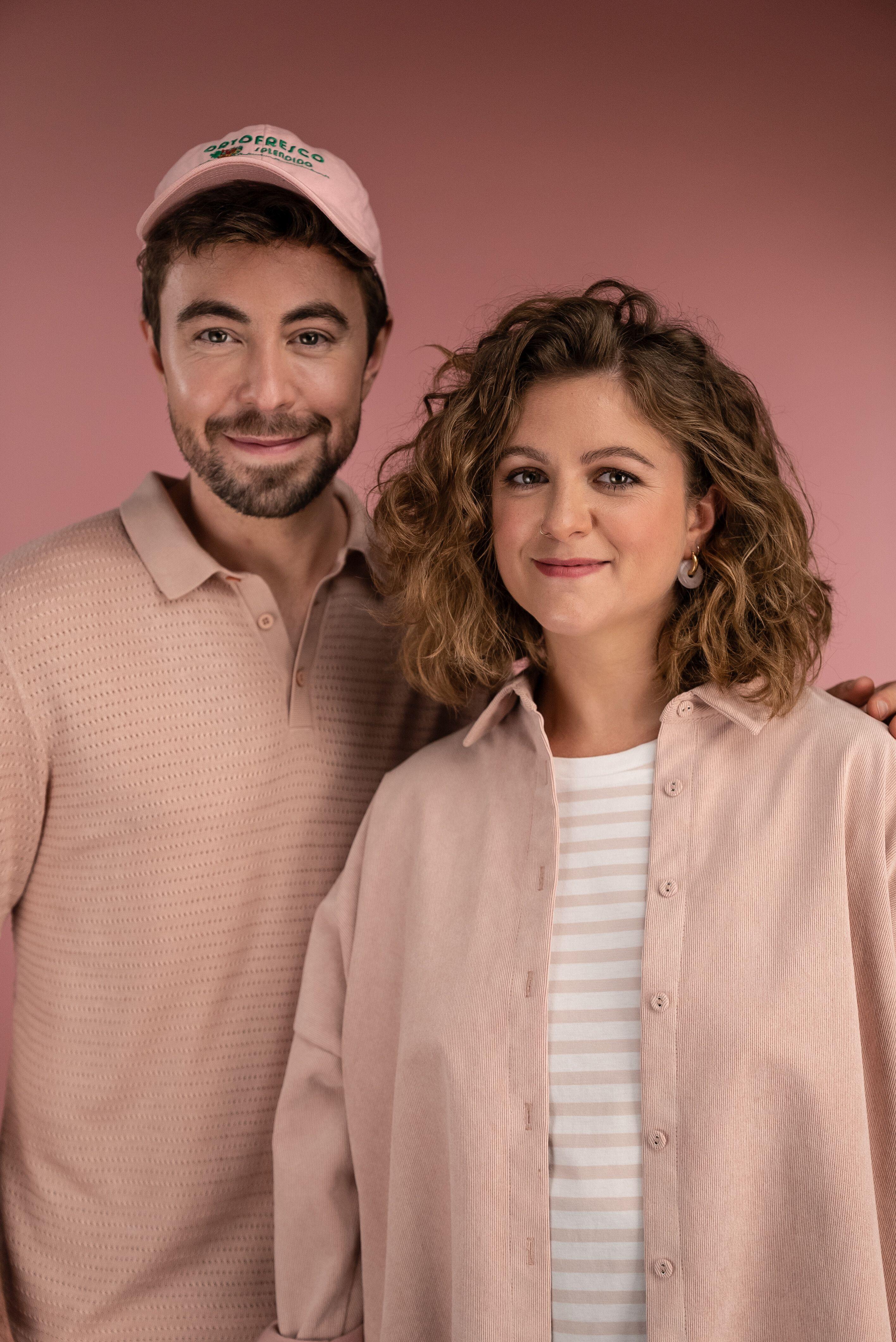 Beispielinhalt (Bild) Flocke findet seine bunte Familie