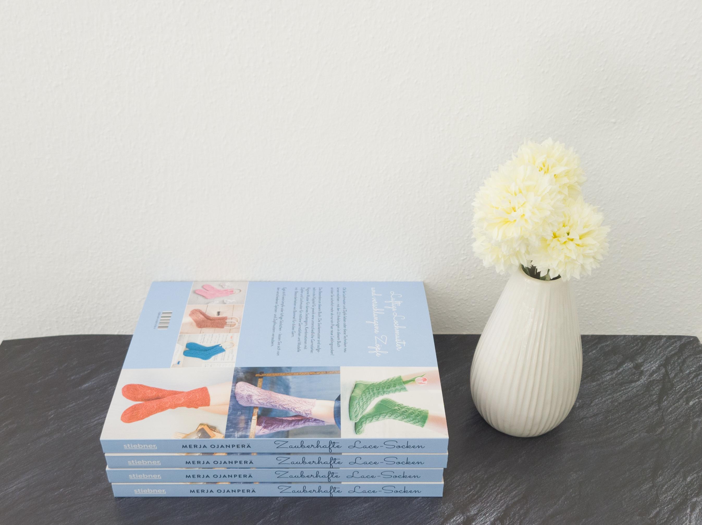 Beispielinhalt (Bild) Zauberhafte Lace-Socken