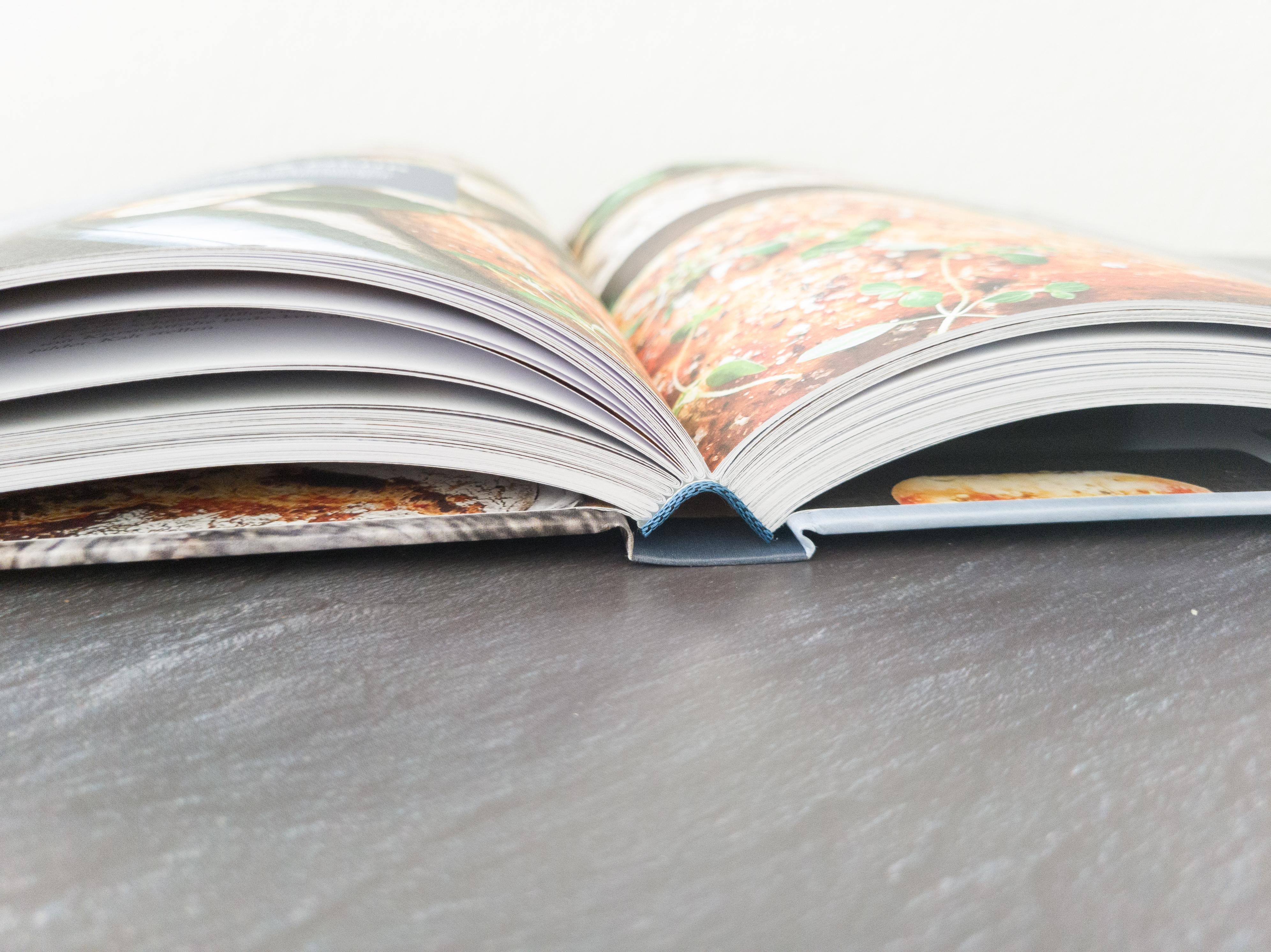 Beispielinhalt (Bild) Zimtschnecke und Dinkelbrot