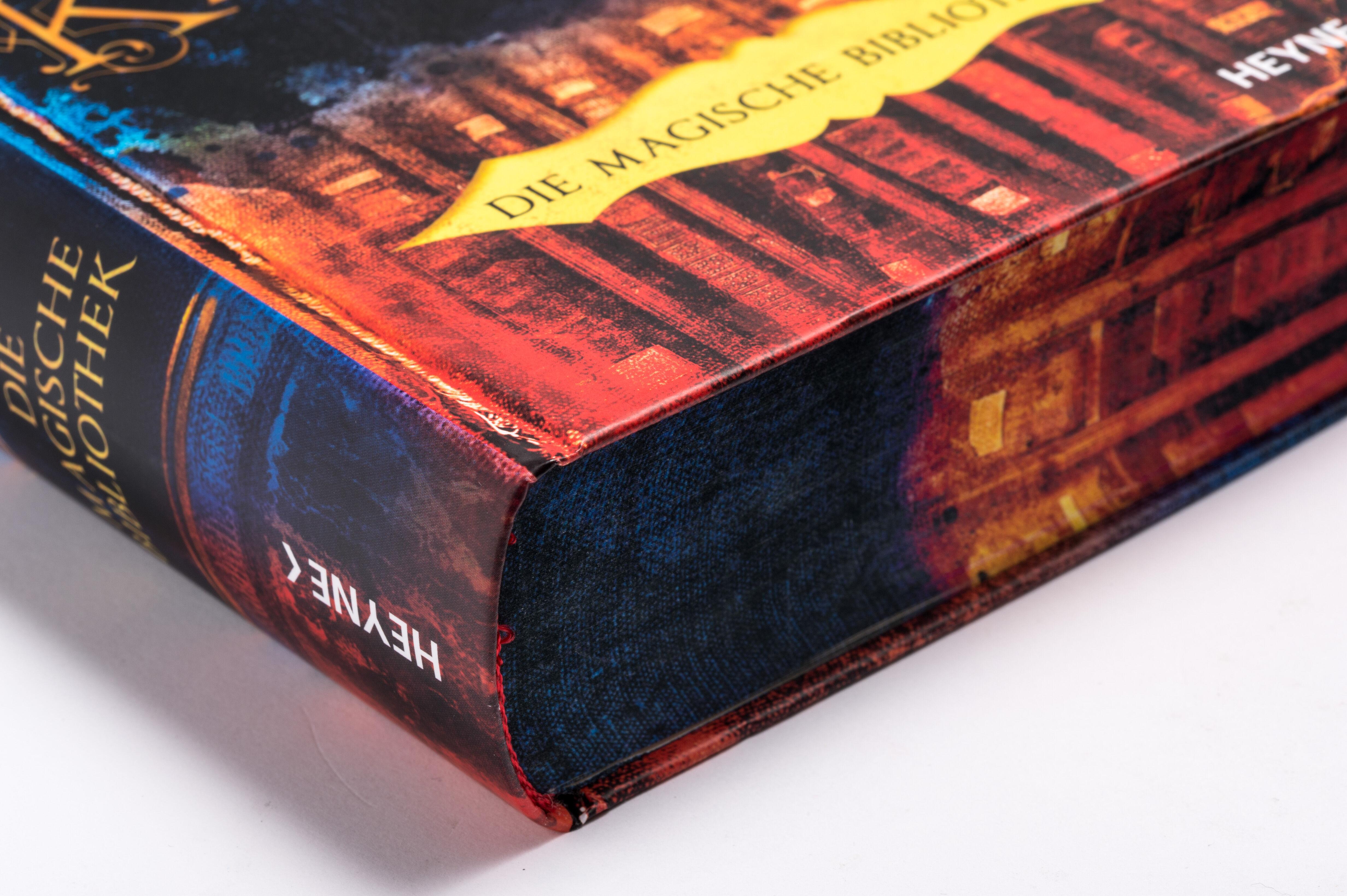 Beispielinhalt (Bild) Tinte und Knochen - Die Magische Bibliothek