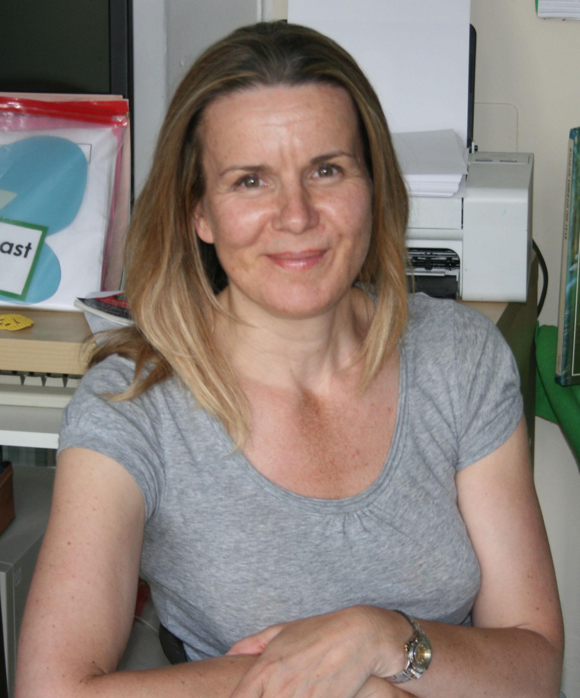 Autorenbild Mit Montessori spielerisch die Welt entdecken: Sinneswahrnehmung, motorische Fähigkeiten und Kompetenzen für den Alltag