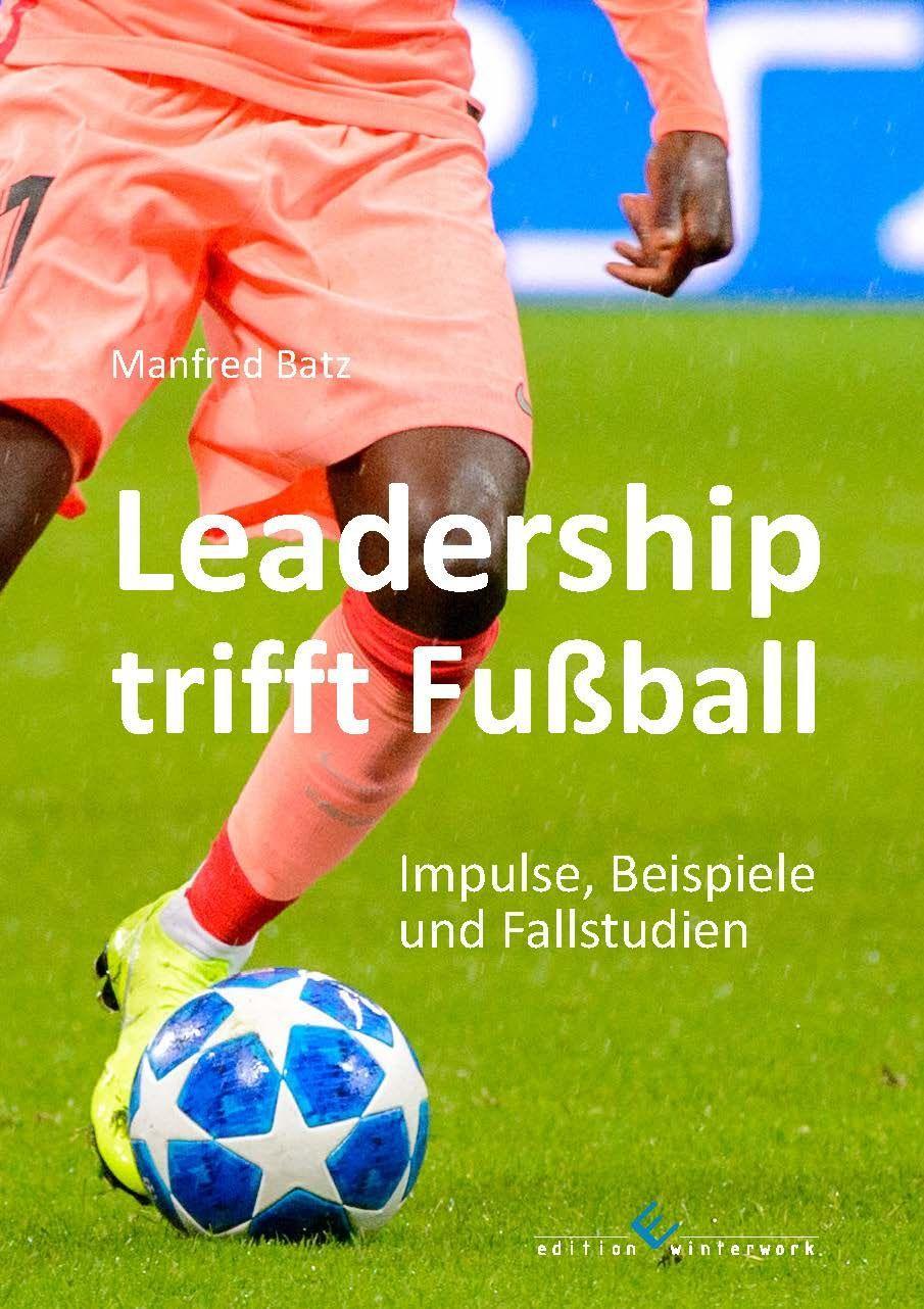 Vorderes Coverbild Leadership trifft Fußball