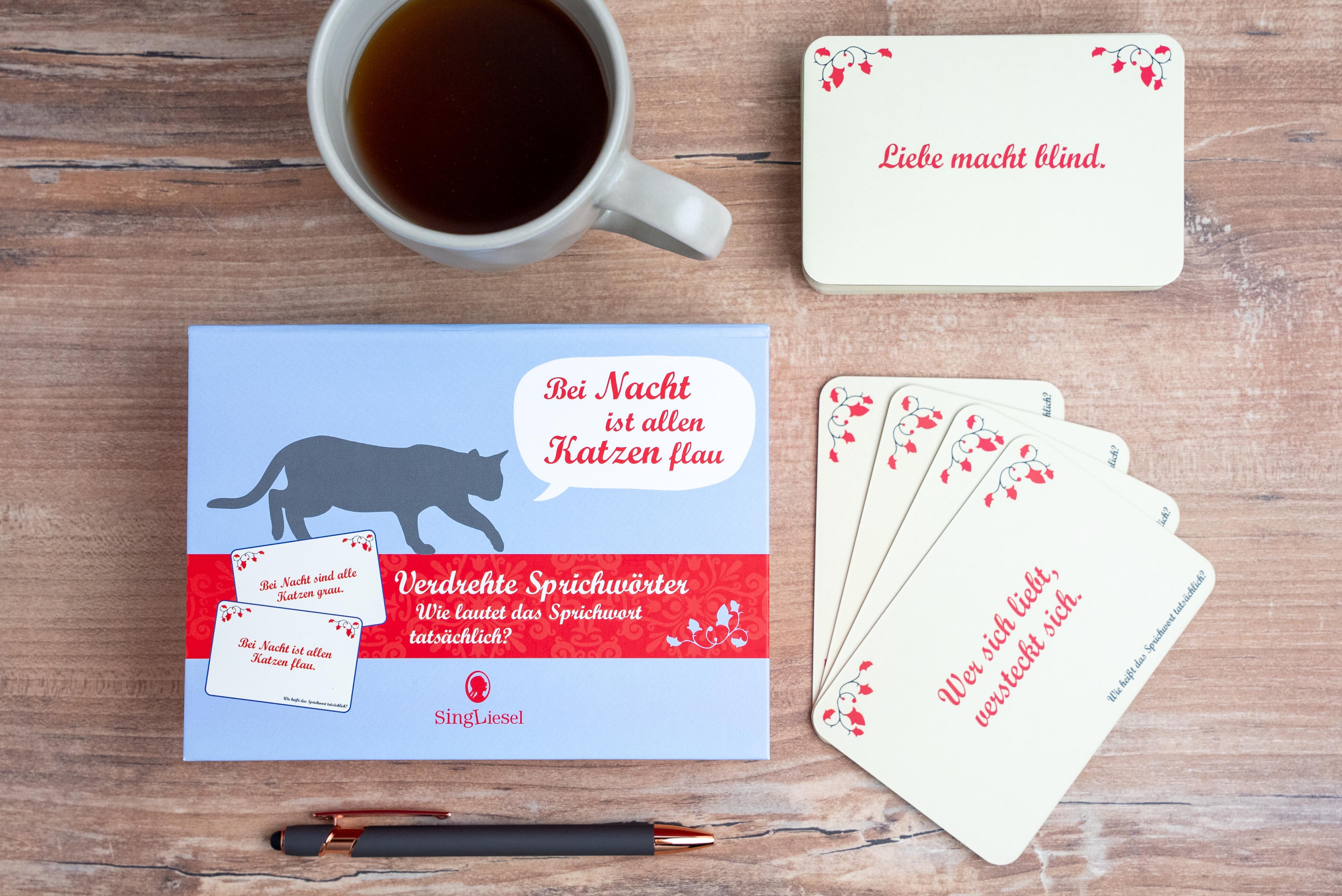 Beispielinhalt (Bild) Verdrehte Sprichwörter. Das lustige Quiz-Spiel für Senioren. Spiele-Box mit 100 Karten
