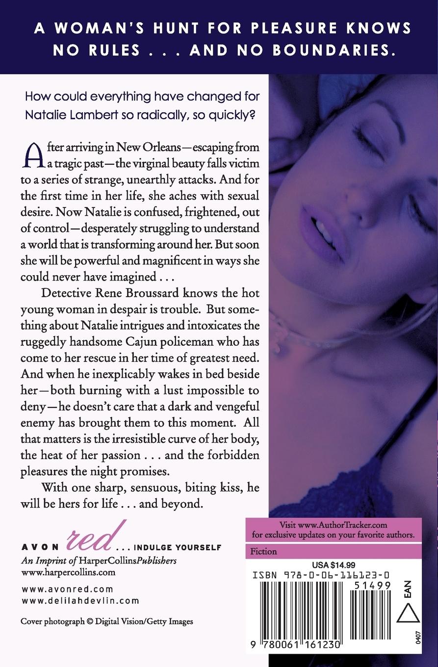 Rückseitencover Into the Darkness