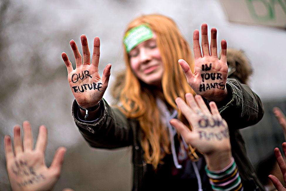 Beispielinhalt (Bild) WHAT DOES PEACE LOOK LIKE?