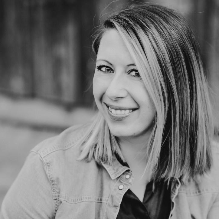 Autorenbild Schleier der Welten - Ewigliche Illusion (Band 1)