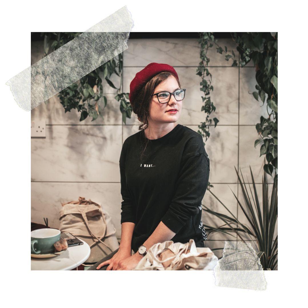 Autorenbild Wild Fire Flies | A magical and honest poetry debut capturing the wild beauty of growth, love and nature | Mental Health, Empowerment, Healing, Coming of Age, Queer, Depression, Growing Up, Self Love