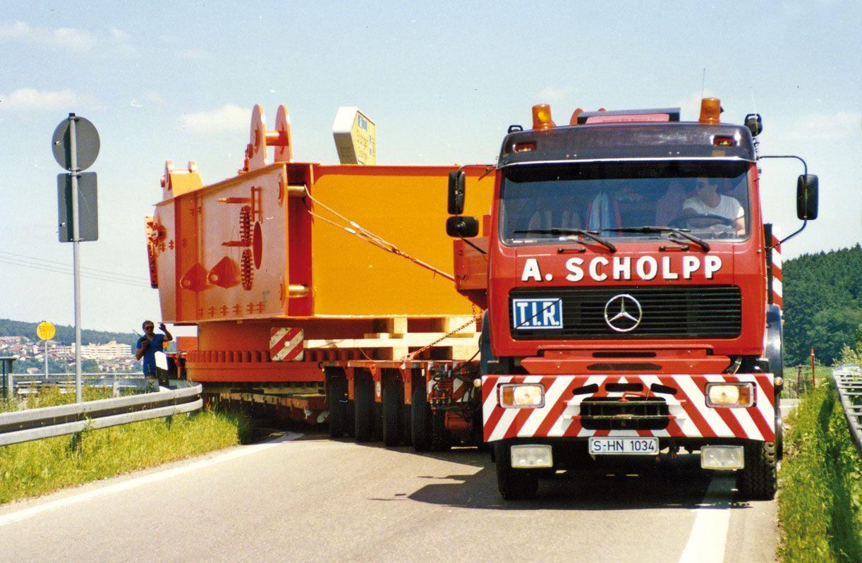 Beispielinhalt (Bild) Schwerlastzugmaschinen unterwegs in den 1980er und 1990er Jahren