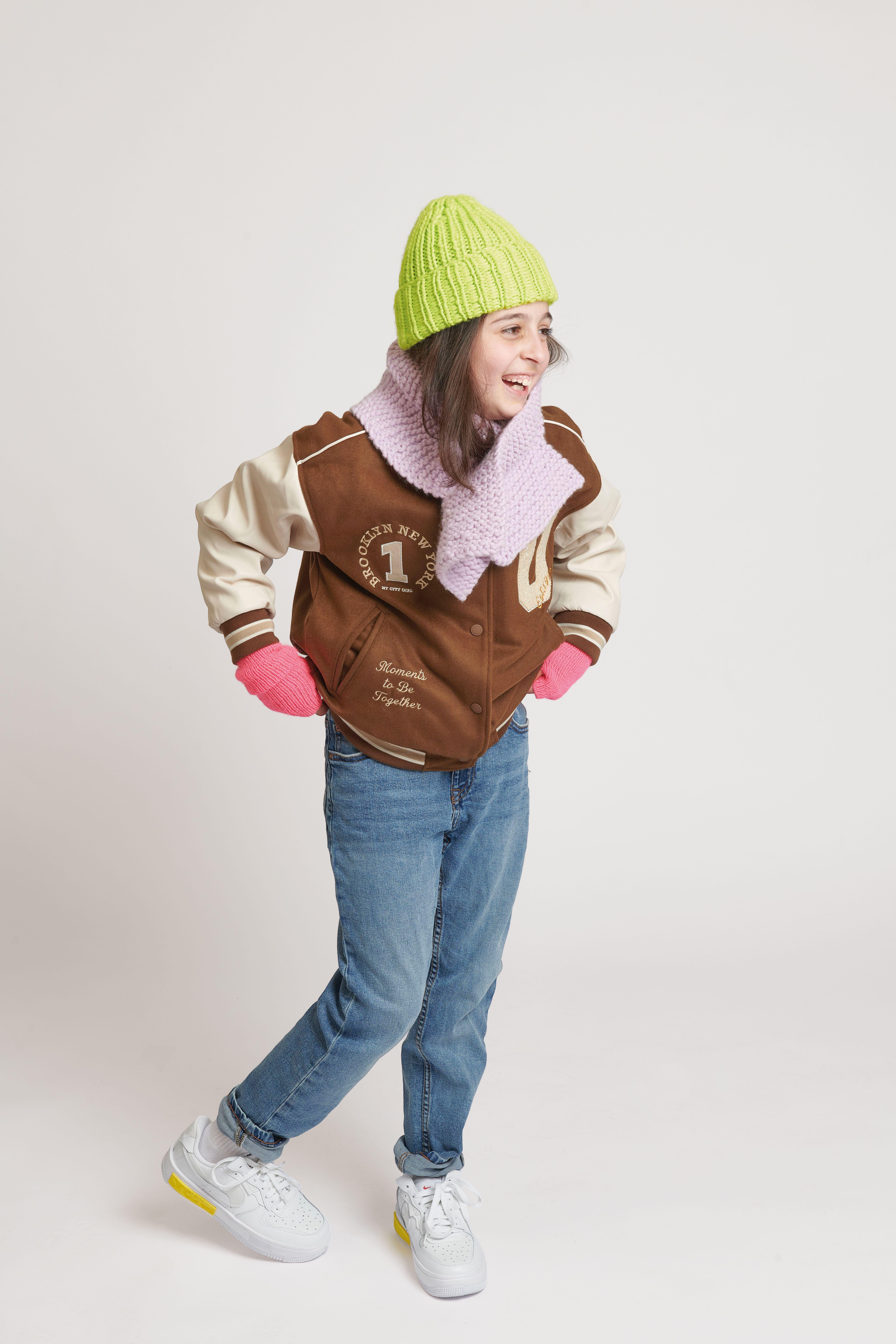 Beispielinhalt (Bild) Kids Handknitting