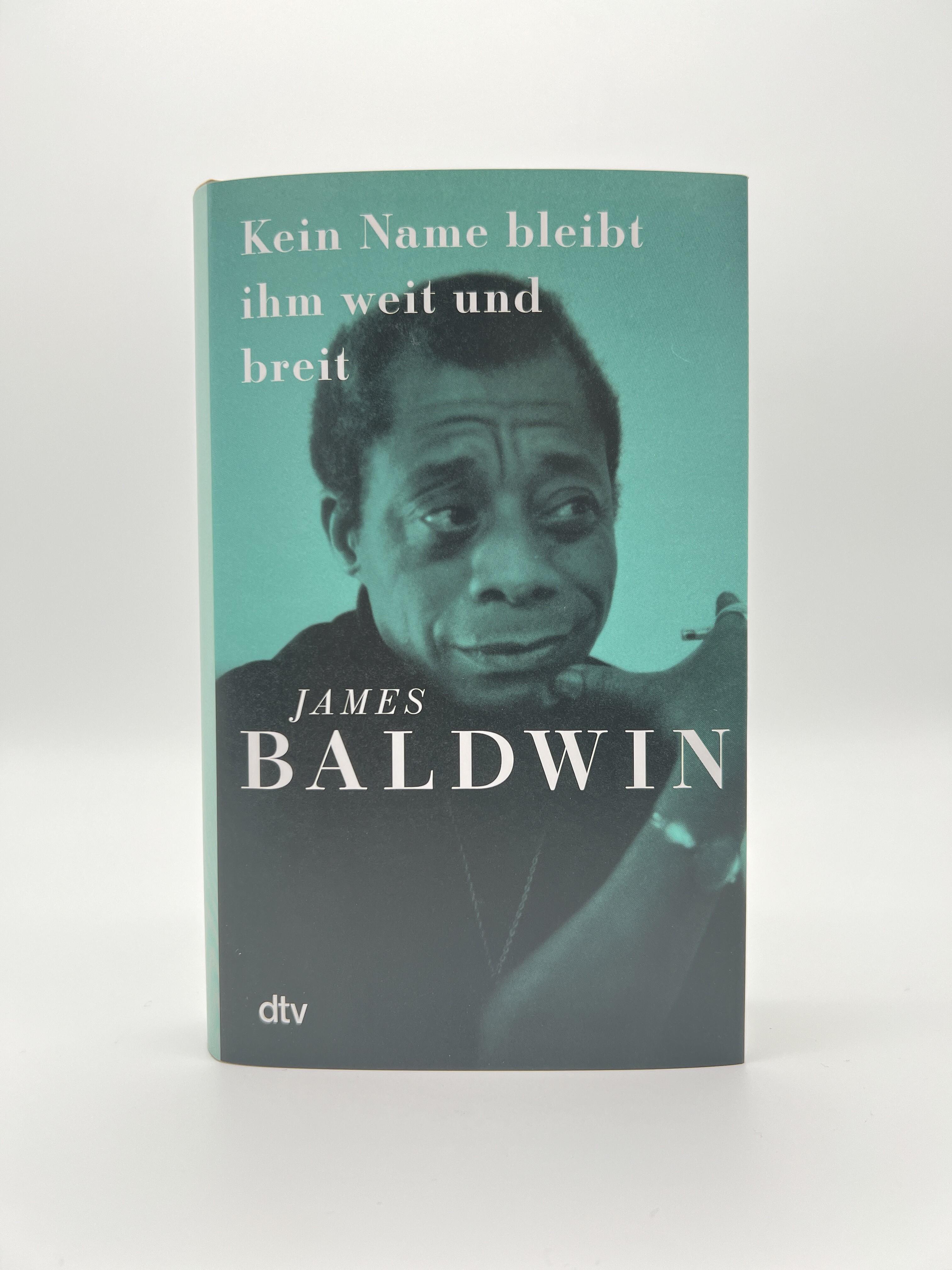 Beispielinhalt (Bild) Kein Name bleibt ihm weit und breit