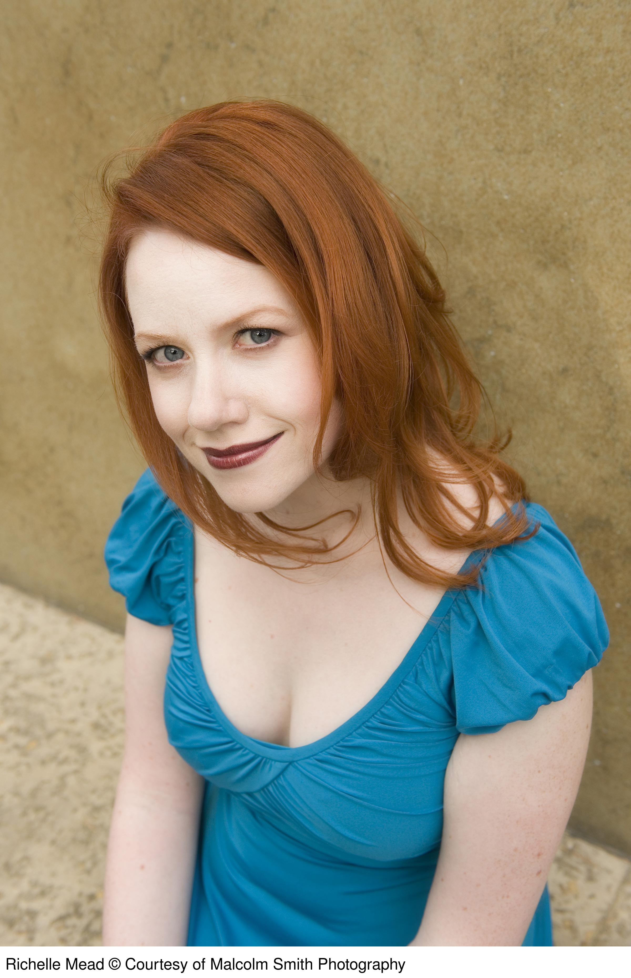 Autorenbild Vampire Academy - Schattenträume